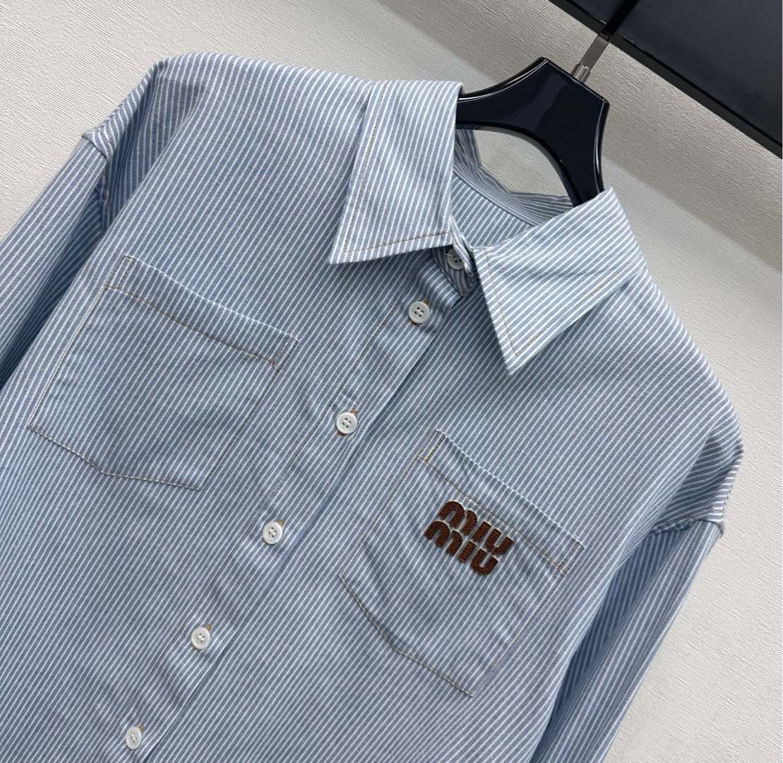26NEW Striped Collared Shirt