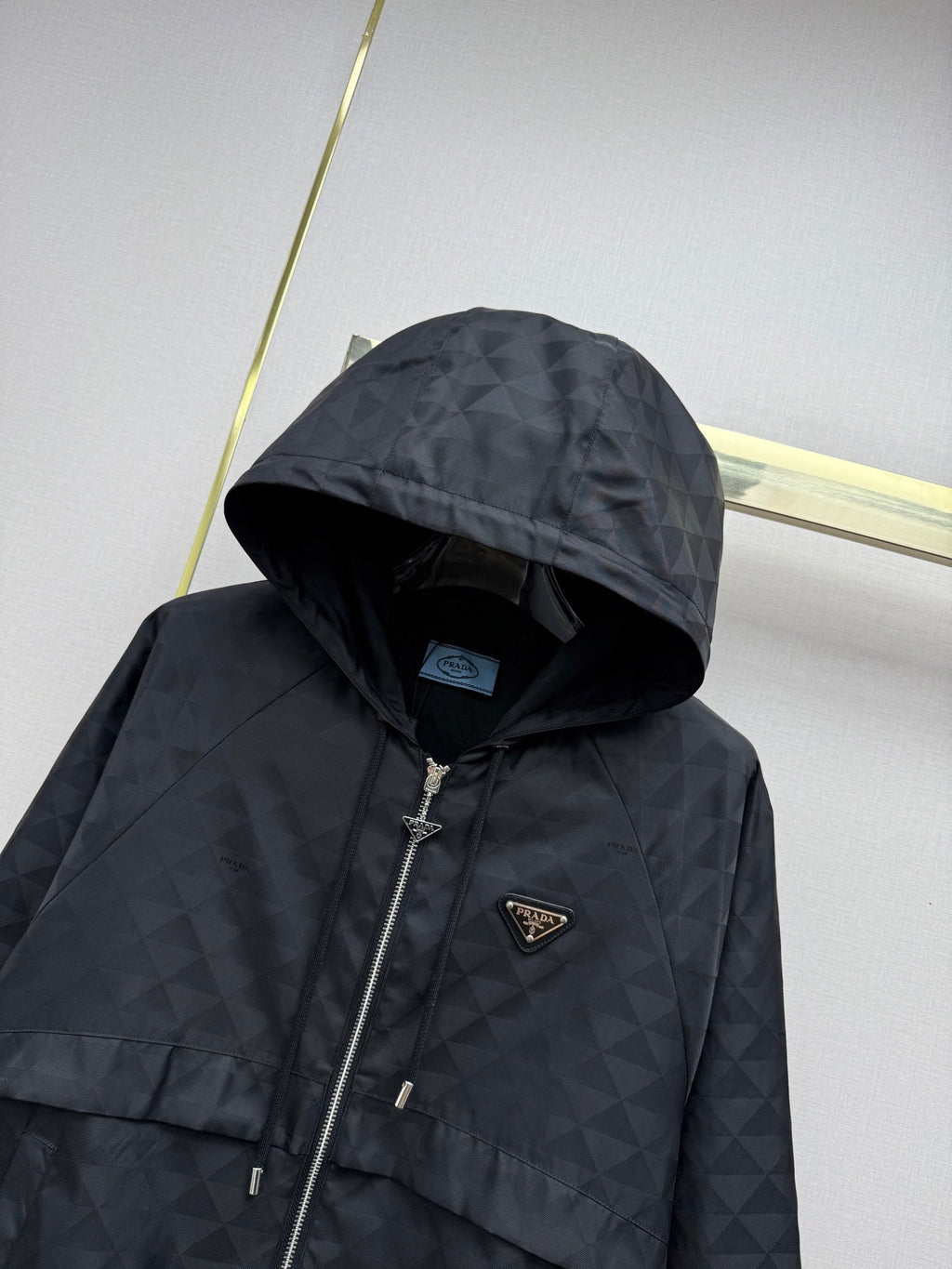 26NEW Hooded Jacket with Dark Pattern Jacquard