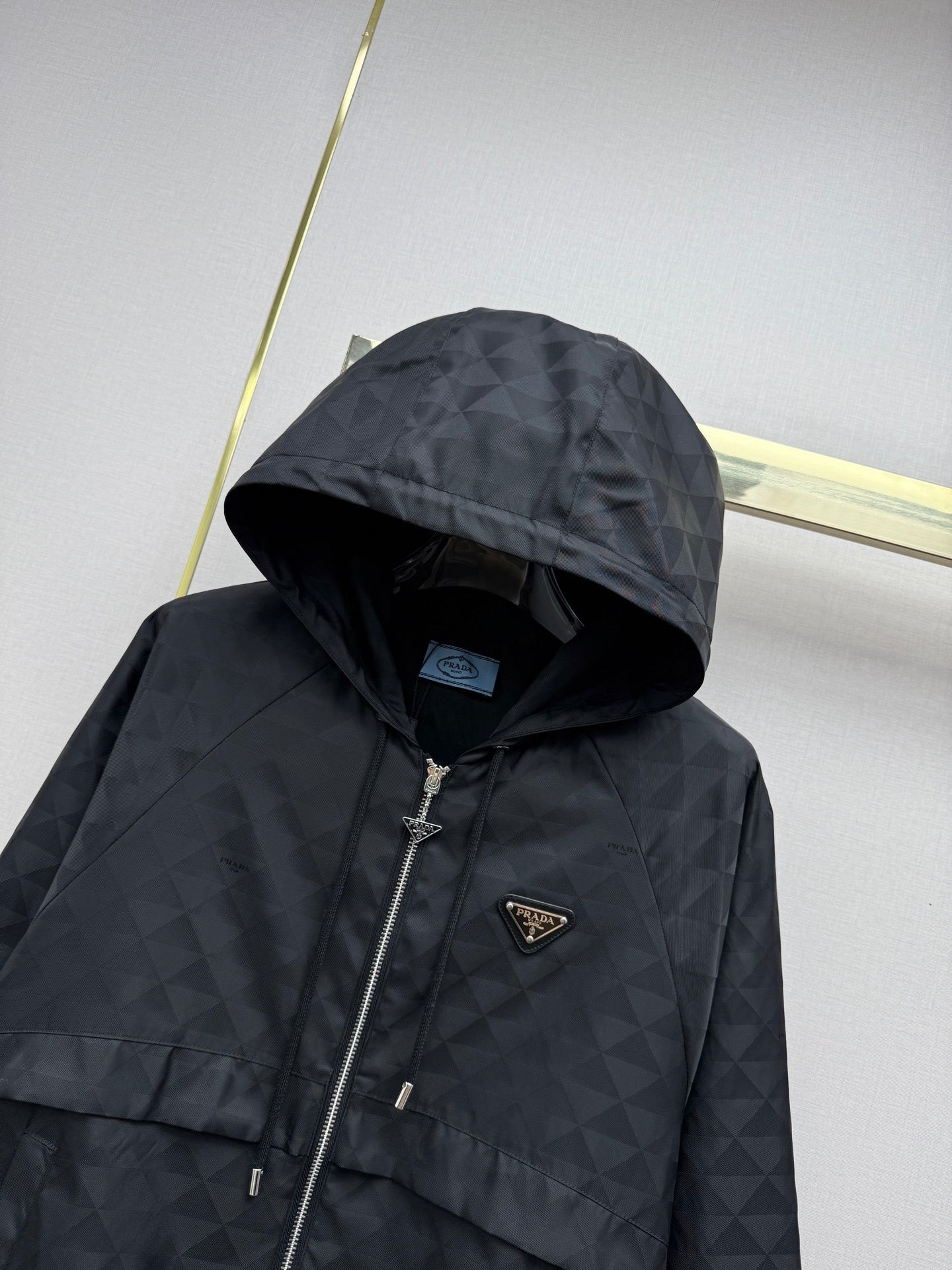 26NEW Hooded Jacket with Dark Pattern Jacquard