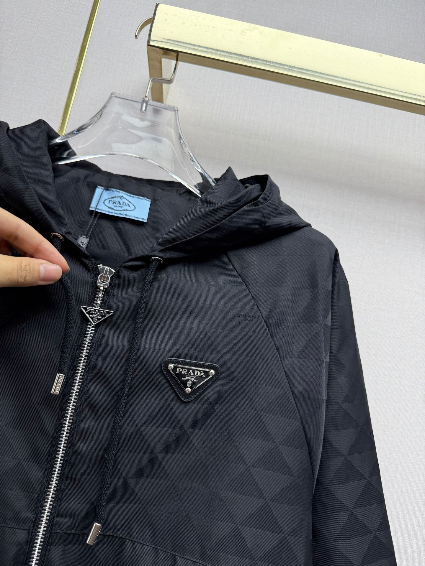 26NEW Hooded Jacket with Dark Pattern Jacquard