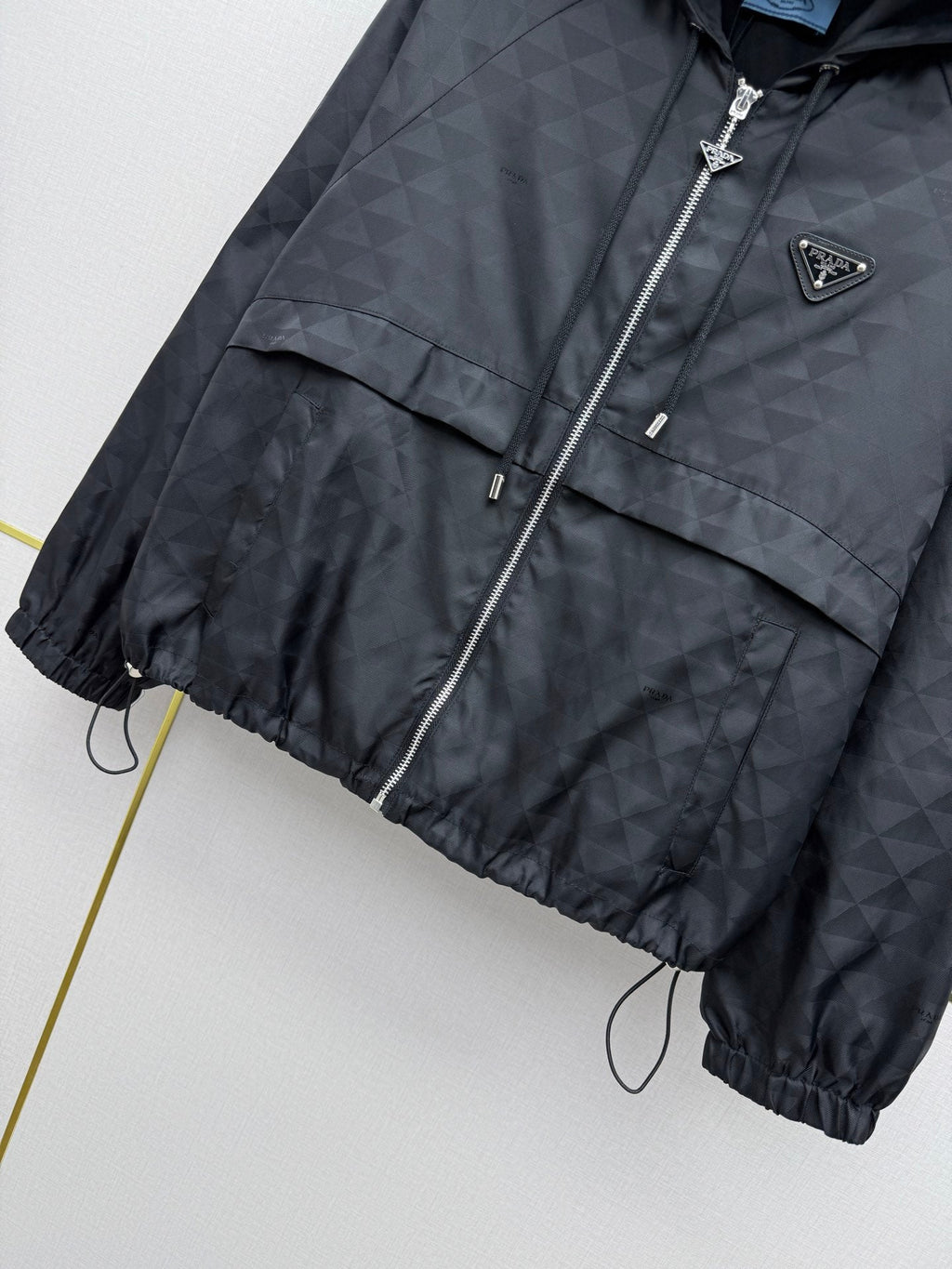 26NEW Hooded Jacket with Dark Pattern Jacquard