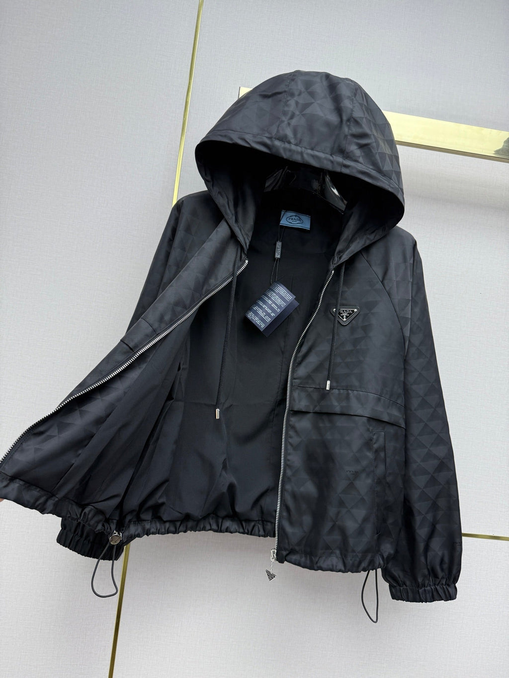 26NEW Hooded Jacket with Dark Pattern Jacquard