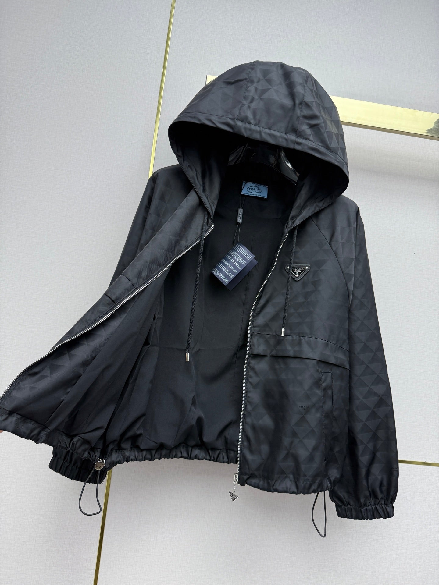 26NEW Hooded Jacket with Dark Pattern Jacquard