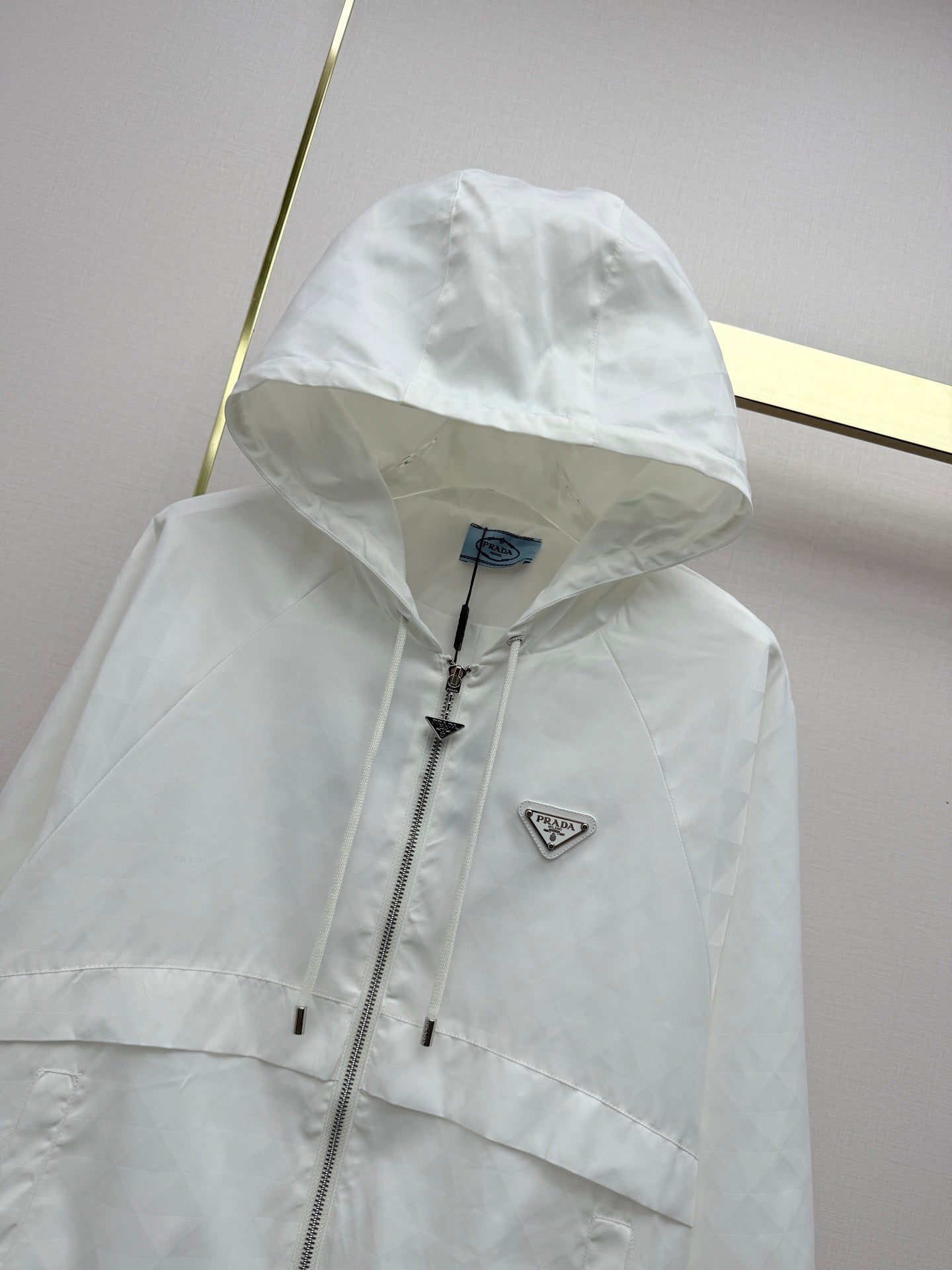 26NEW Hooded Jacket with Dark Pattern Jacquard