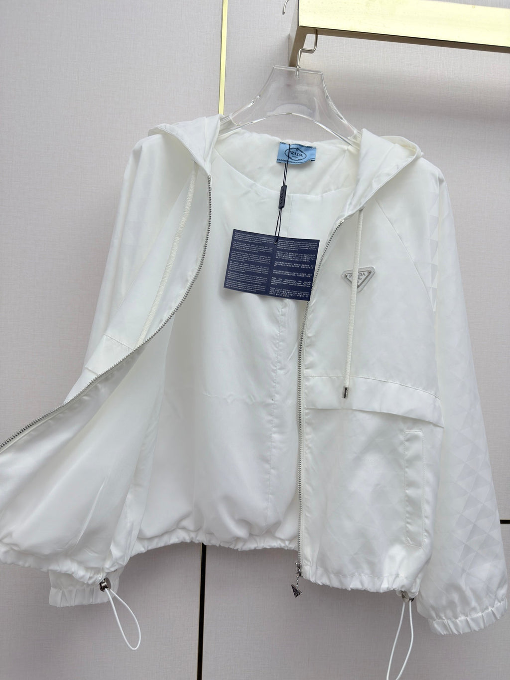 26NEW Hooded Jacket with Dark Pattern Jacquard