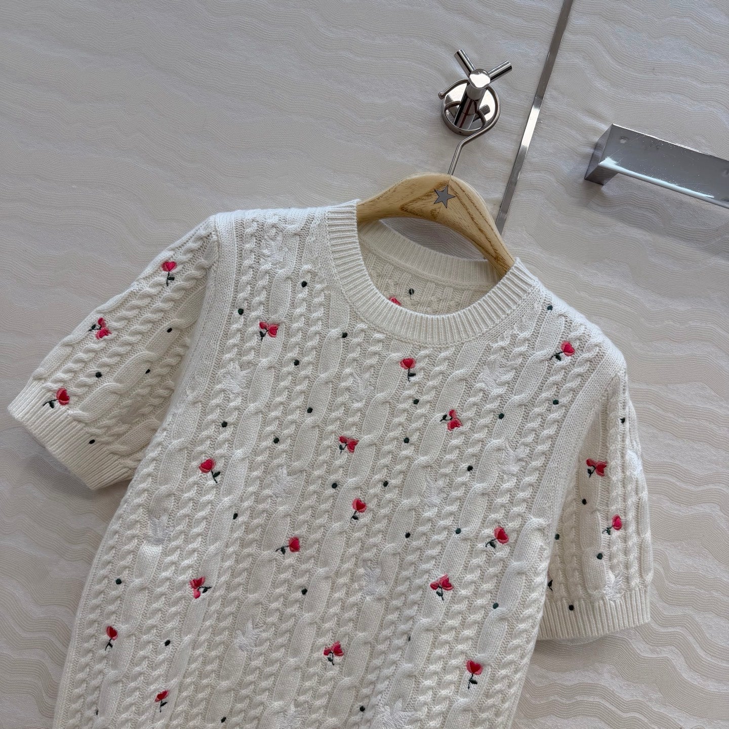 26NEW Floral Knit Short-Sleeve