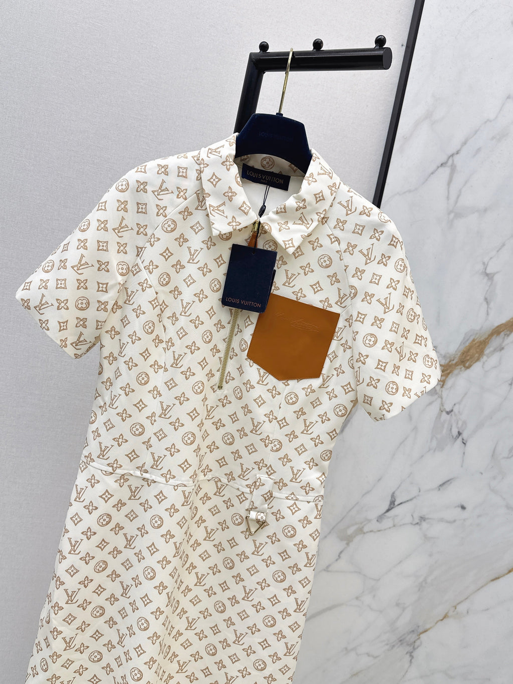 26NEW Printed Short-Sleeve Collared Dress