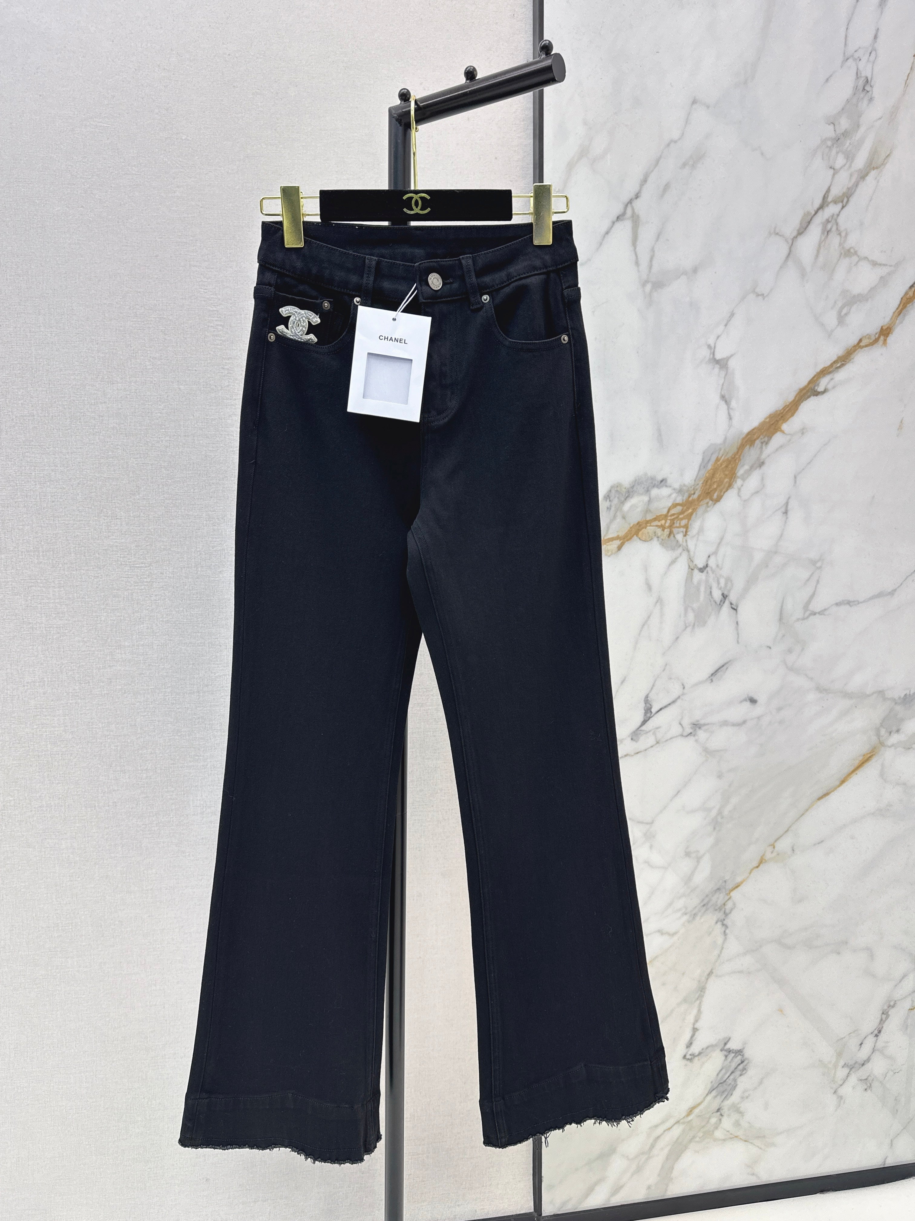 26NEW Spring/Summer Black Frayed Straight Leg Jeans