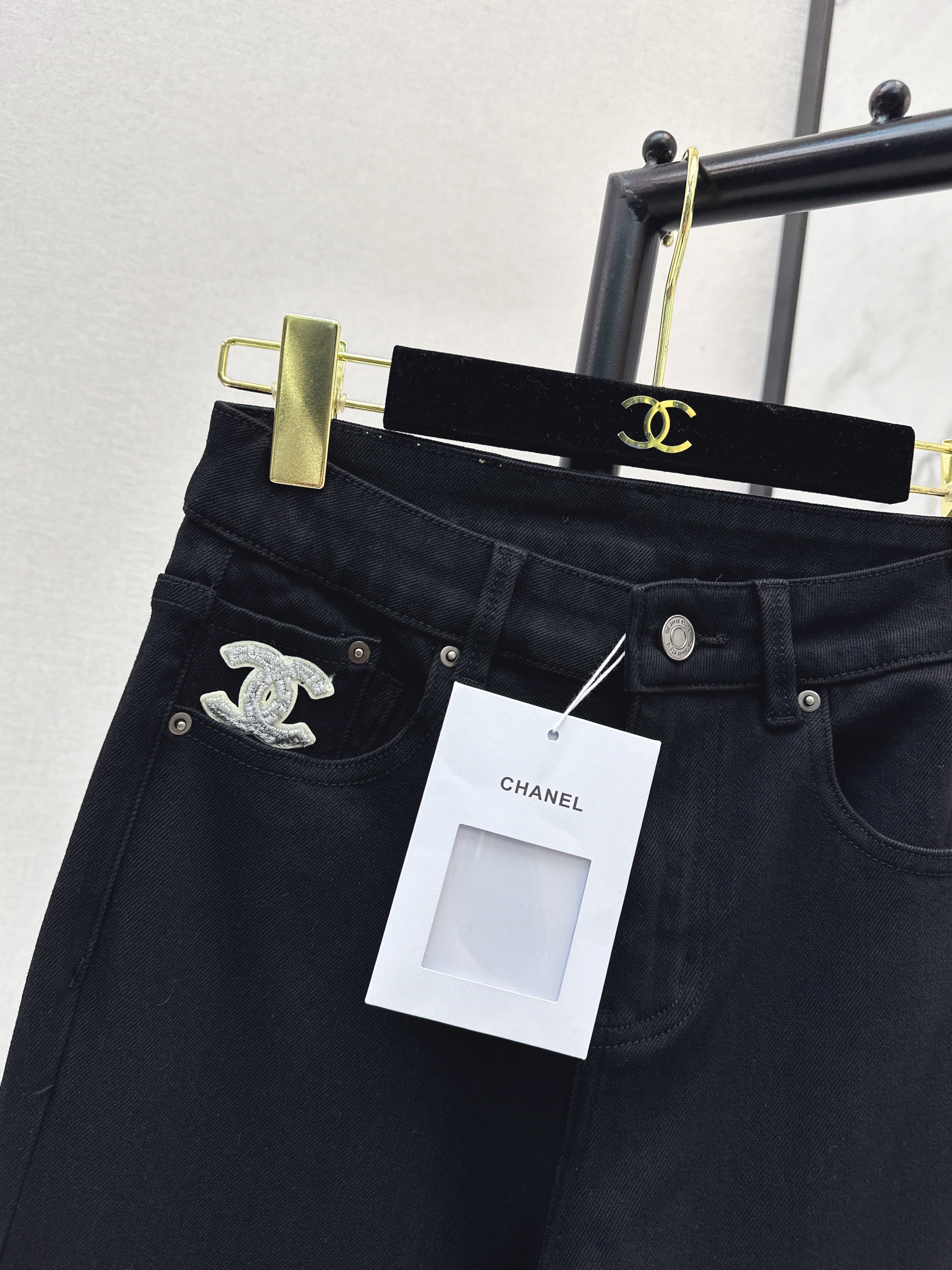 26NEW Spring/Summer Black Frayed Straight Leg Jeans