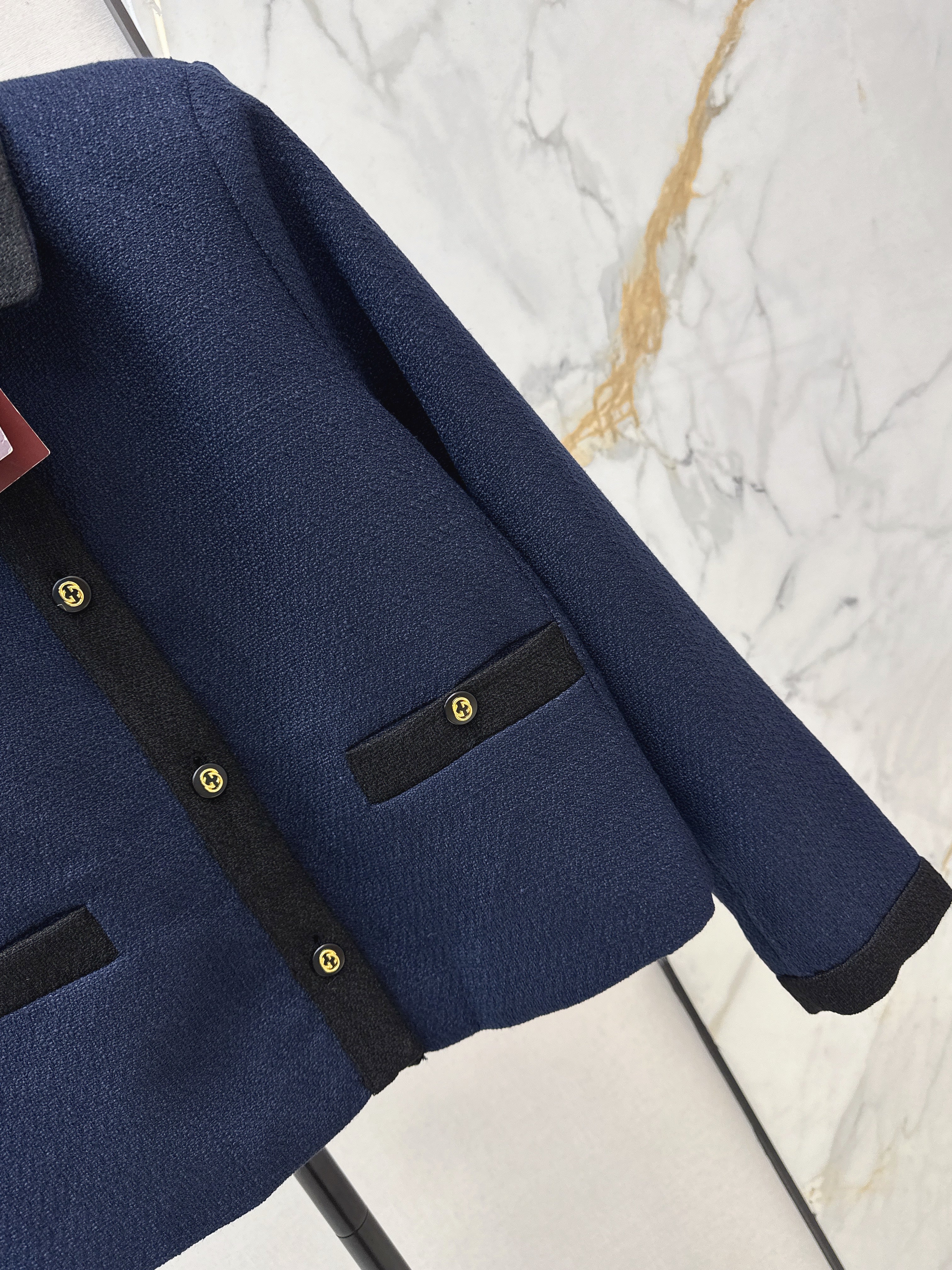 26NEW Color-Blocked Trim Elegant Suit