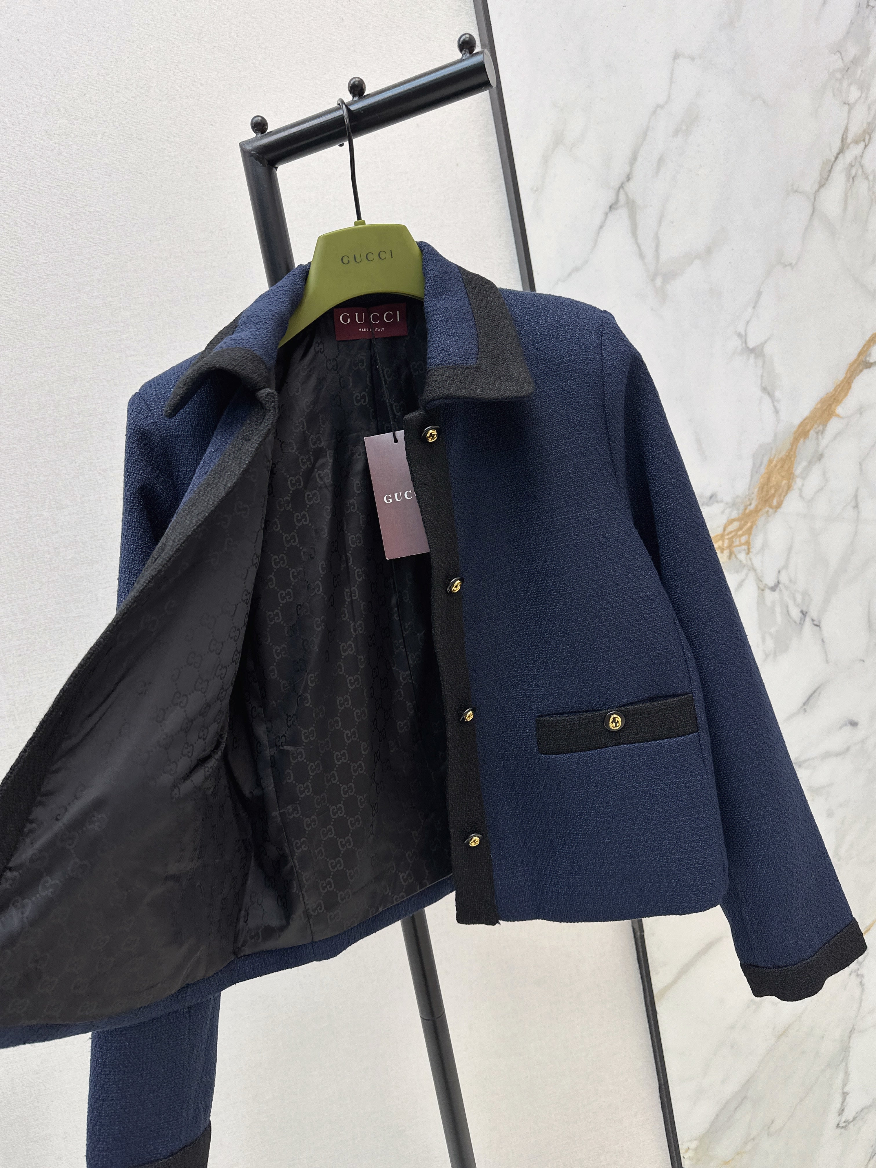 26NEW Color-Blocked Trim Elegant Suit