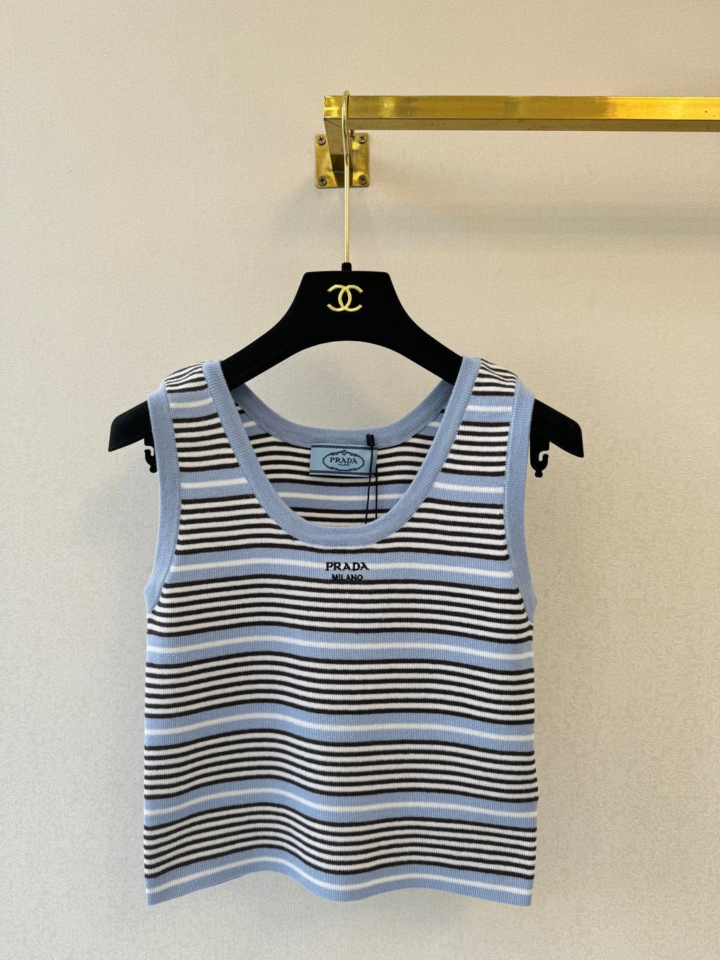 26NEW striped vest