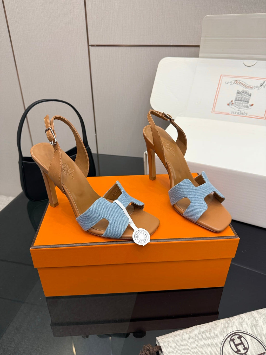 High-heeled H-shaped sandals