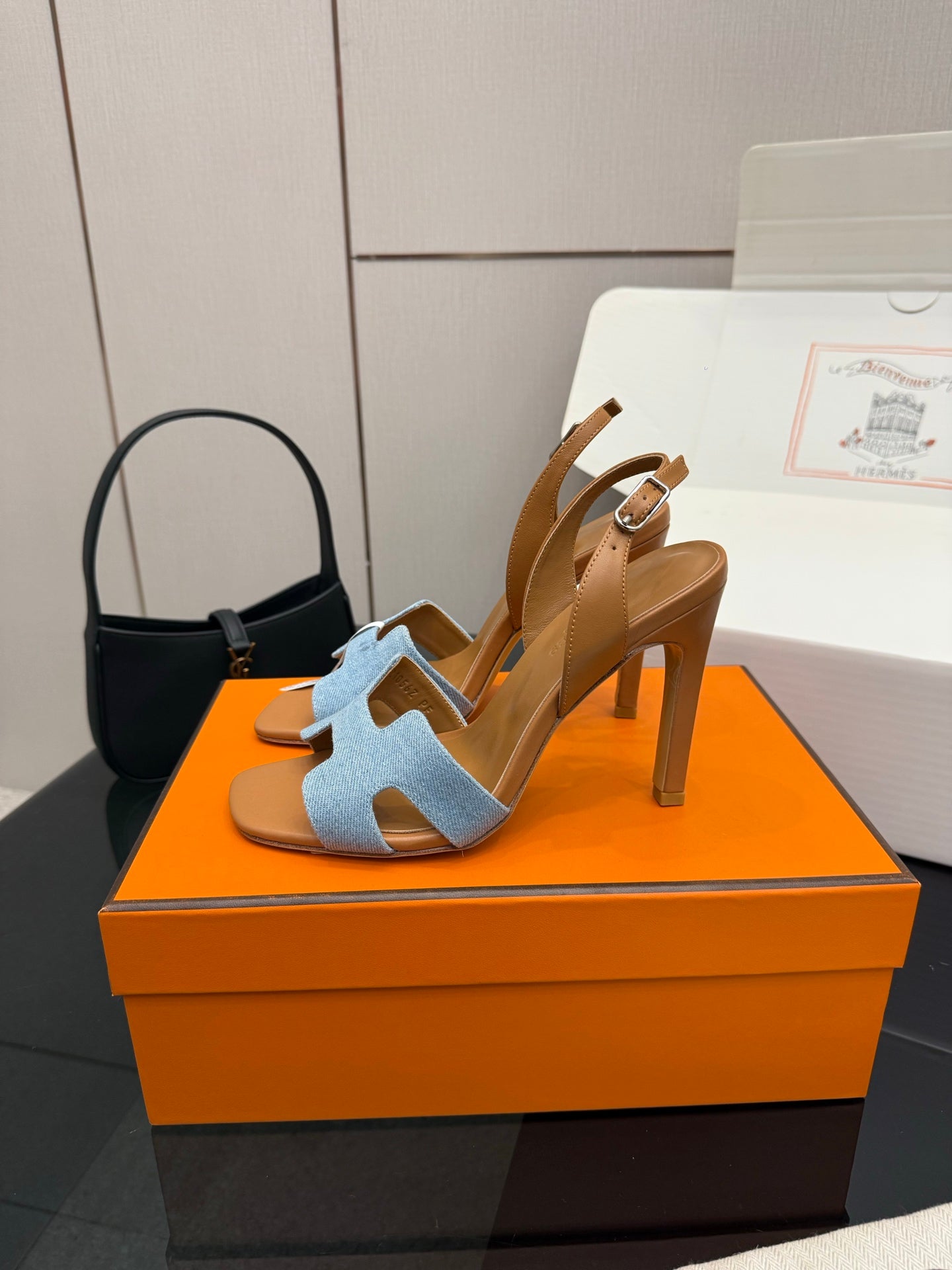 High-heeled H-shaped sandals