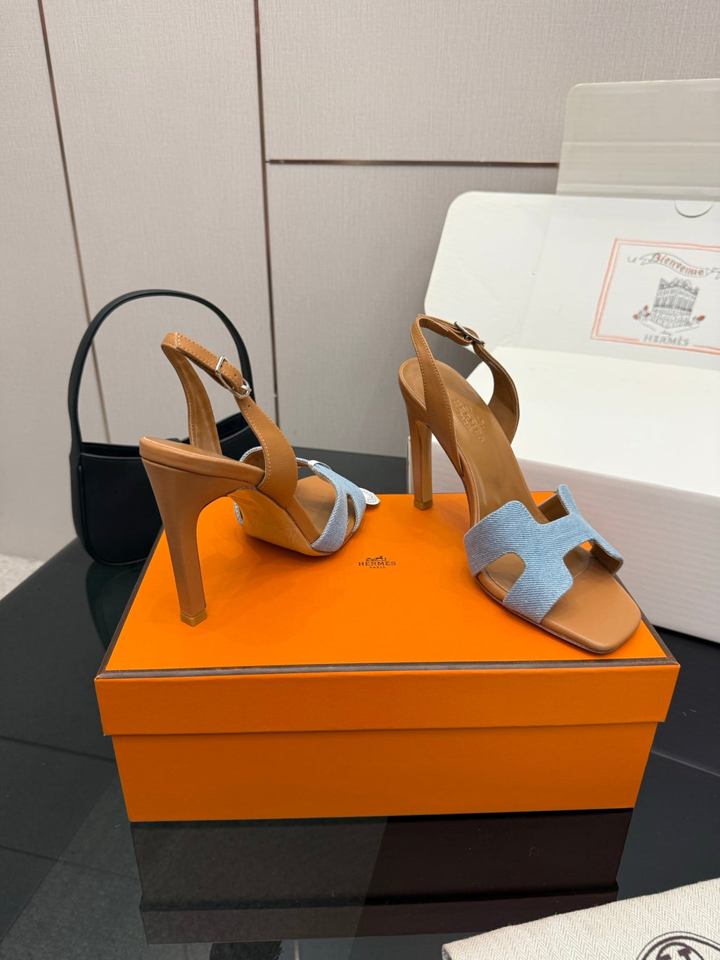 High-heeled H-shaped sandals