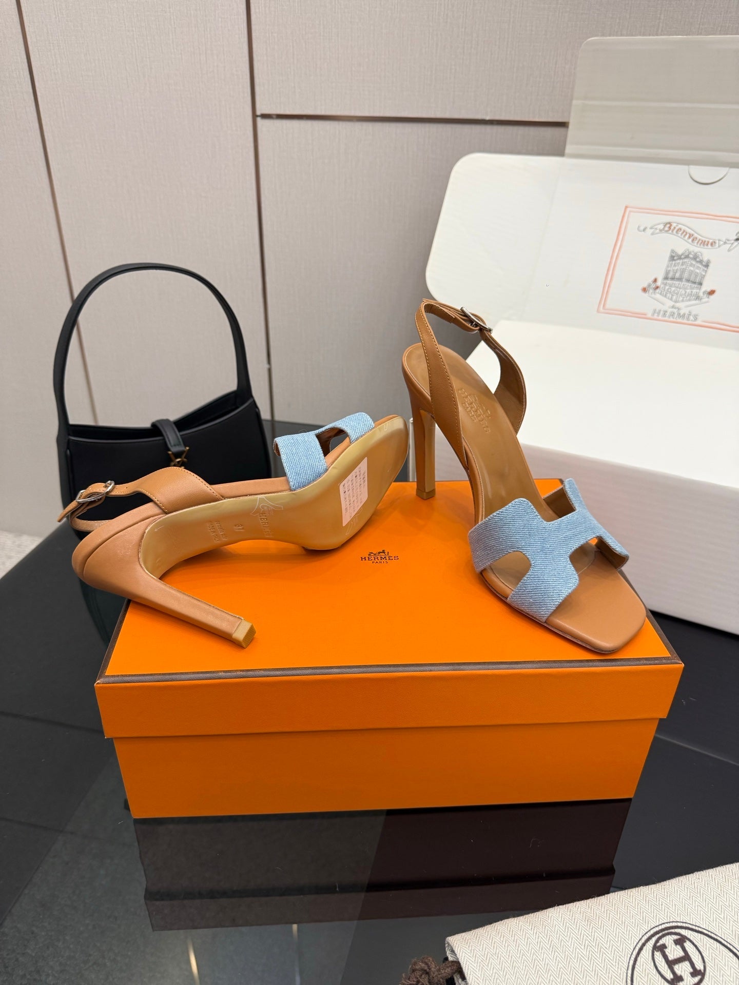 High-heeled H-shaped sandals