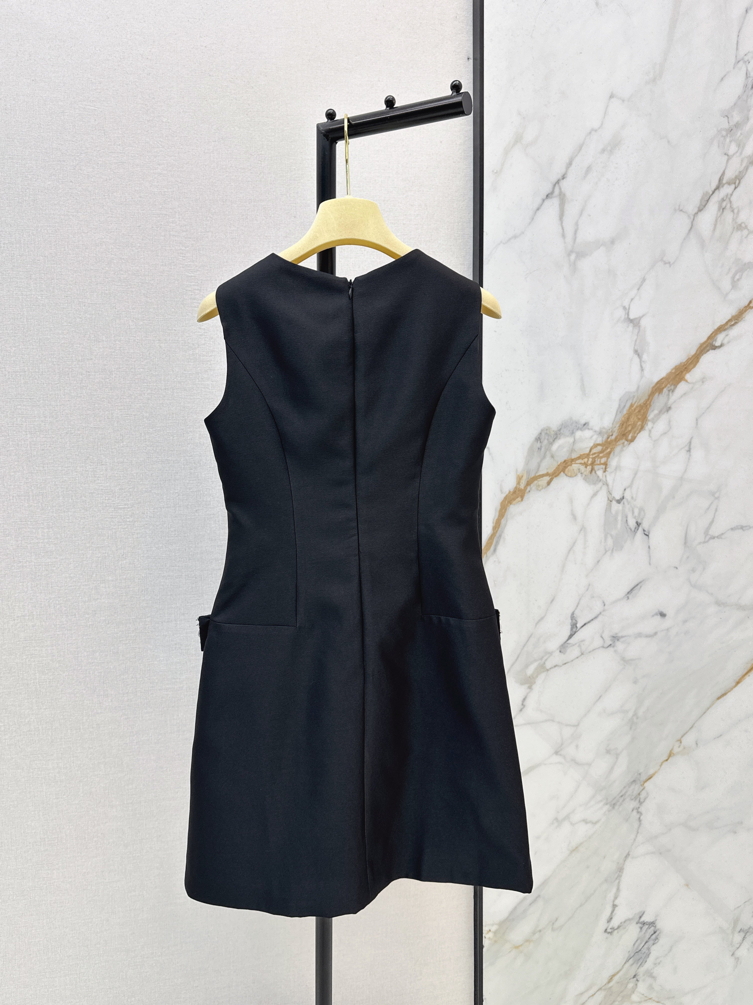 26SS Rhinestone Bow Sleeveless Dress