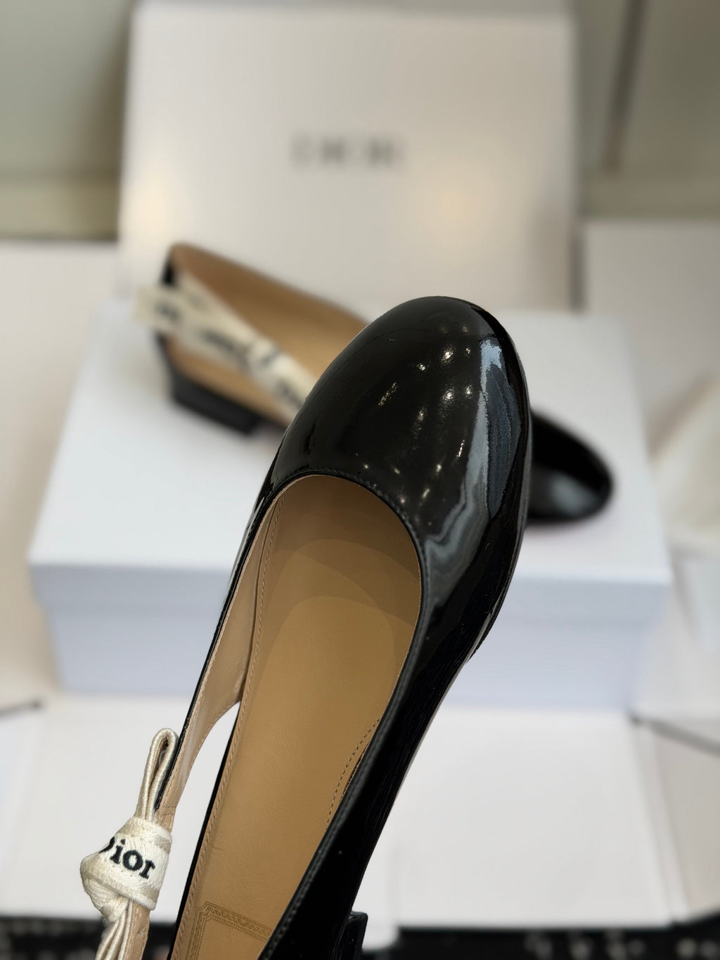 26SS New Arrival: Round Toe Openwork Low-Heel Mary Jane Shoes