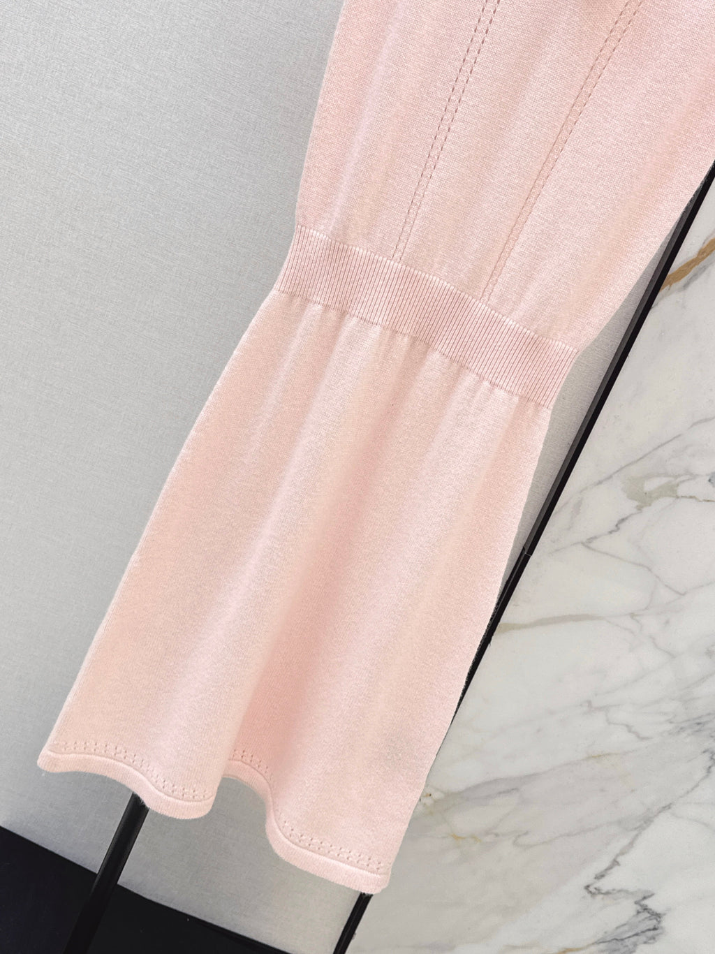 26SS Spring/Summer Newest Hollow-out Pattern Cashmere Dress with Gold Coin Buckle