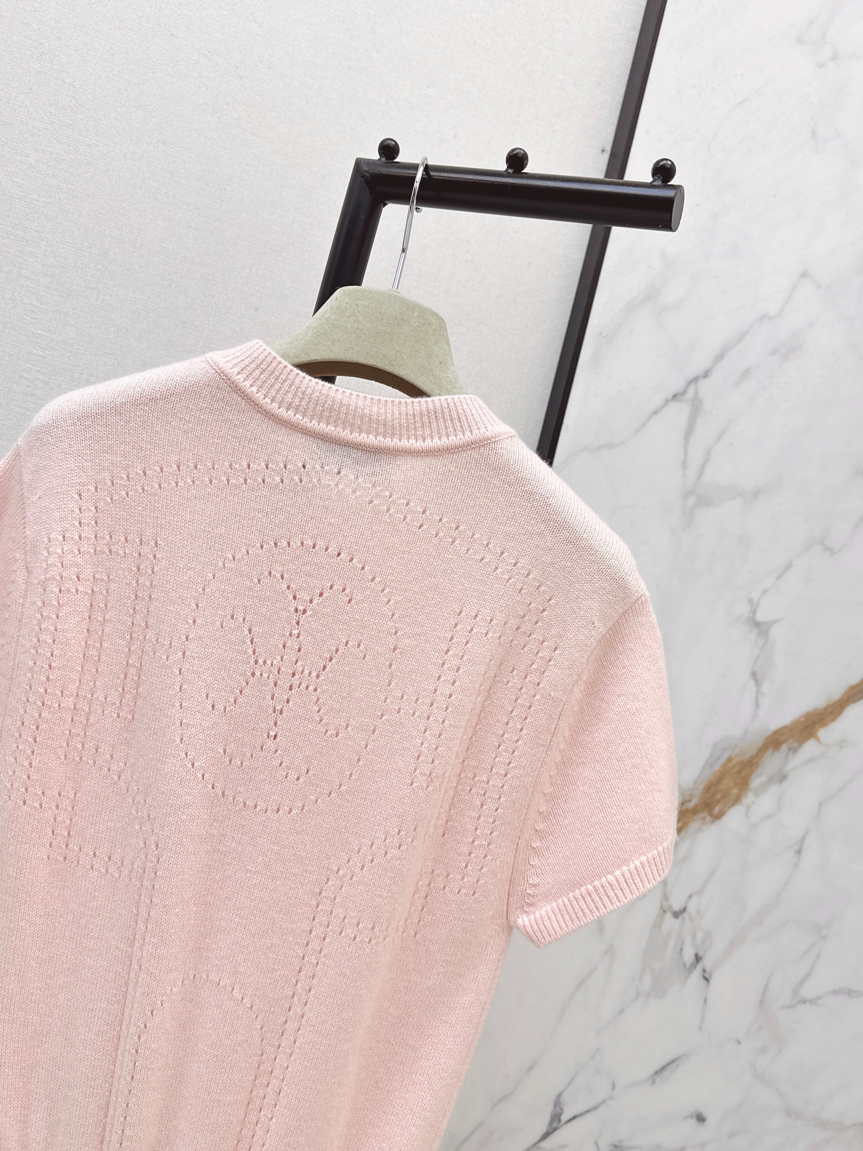 26SS Spring/Summer Newest Hollow-out Pattern Cashmere Dress with Gold Coin Buckle