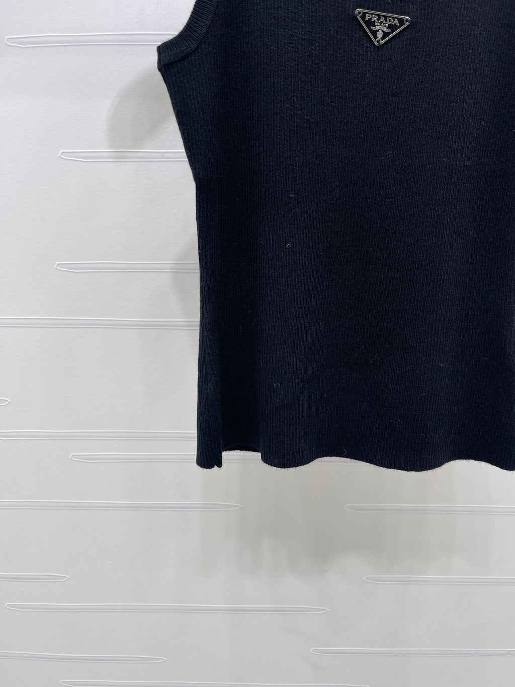 26NEW U-neck knitted vest