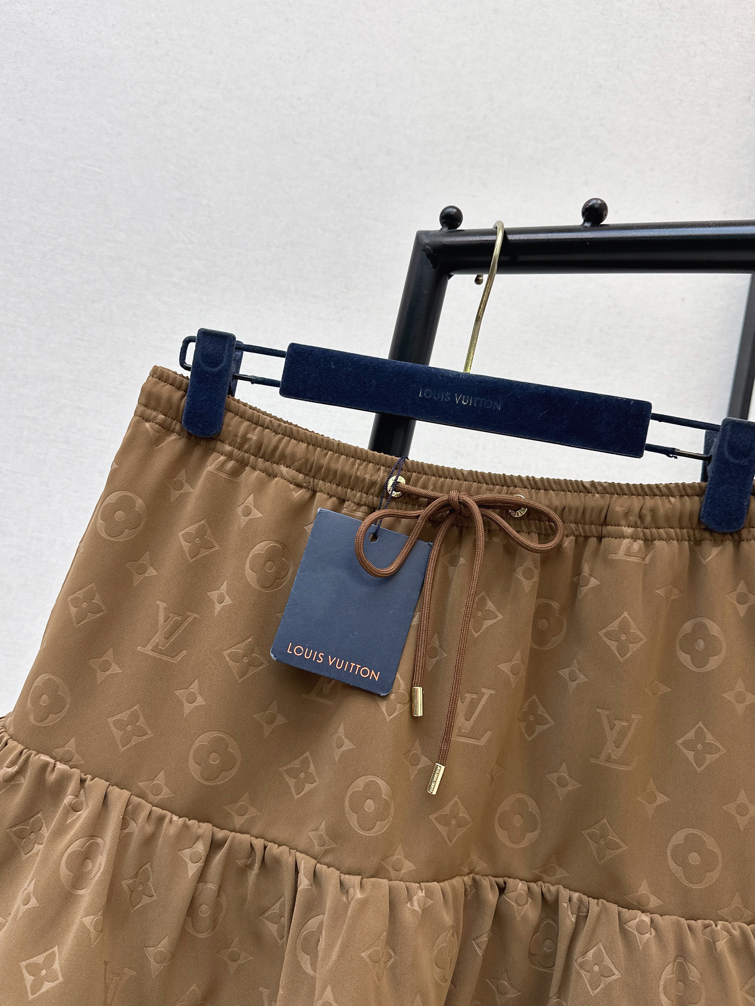 26SS New Embossed Fishtail Skirt