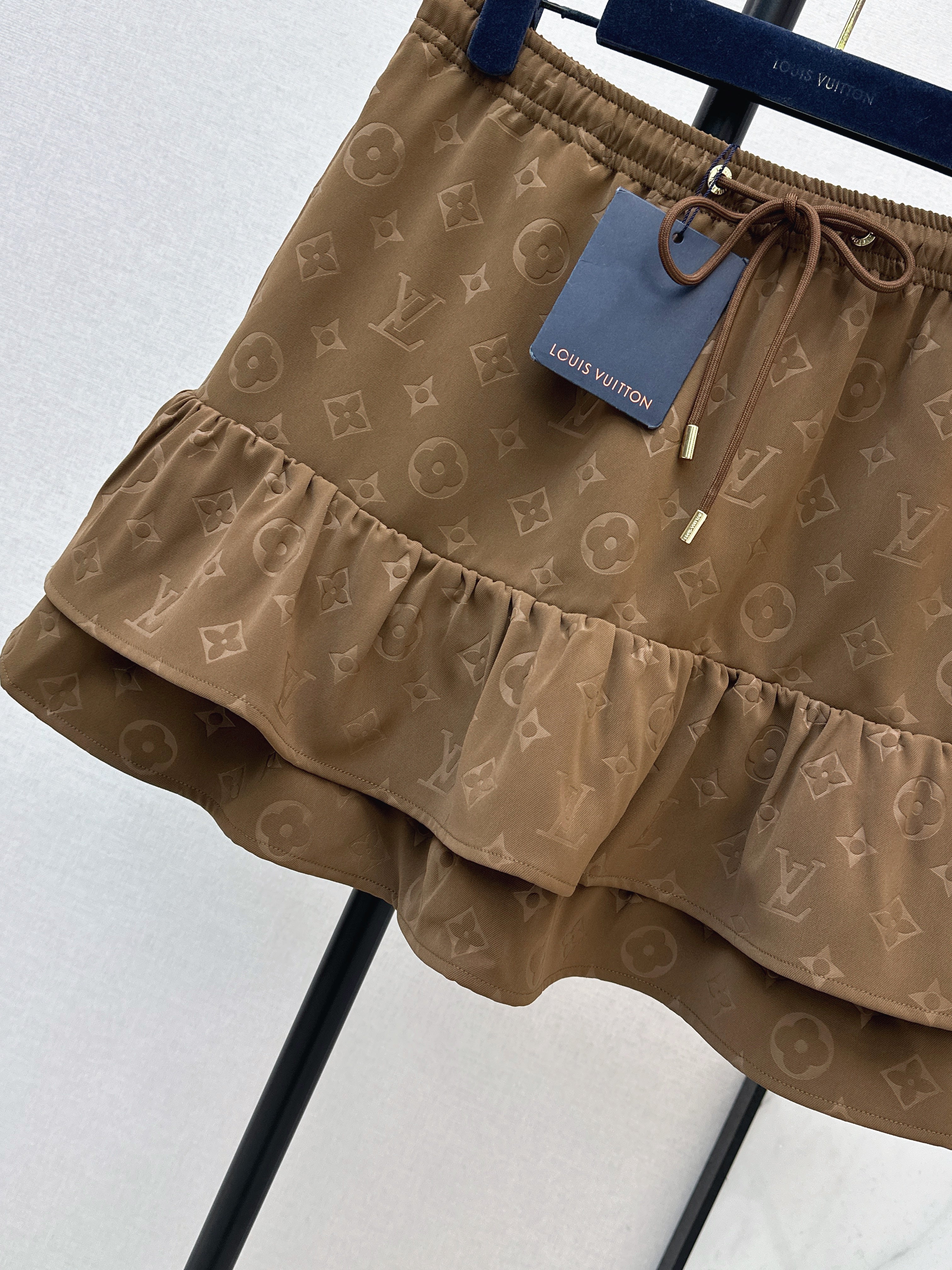 26SS New Embossed Fishtail Skirt