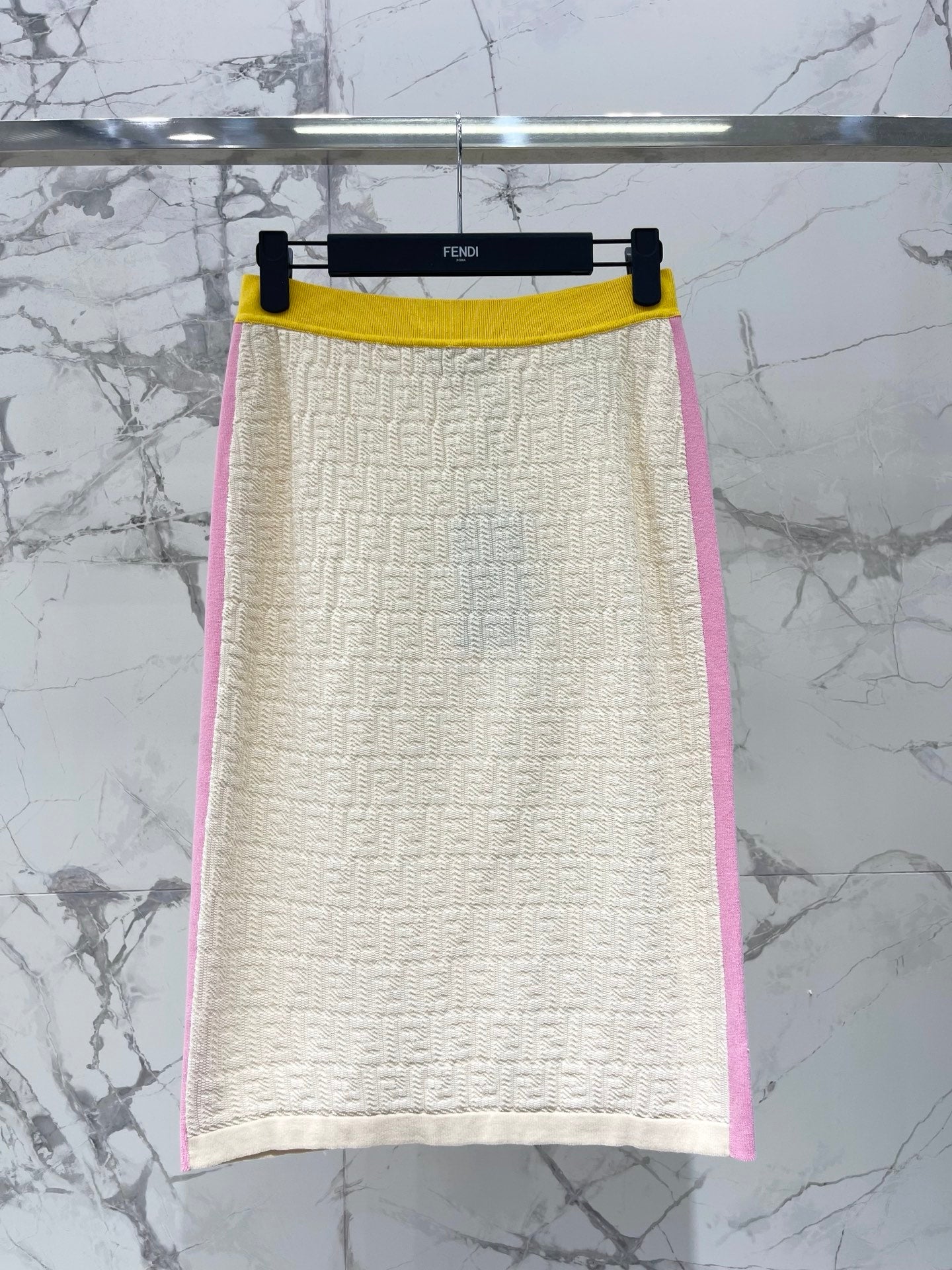 All-over letter print 3D knit top + skirt