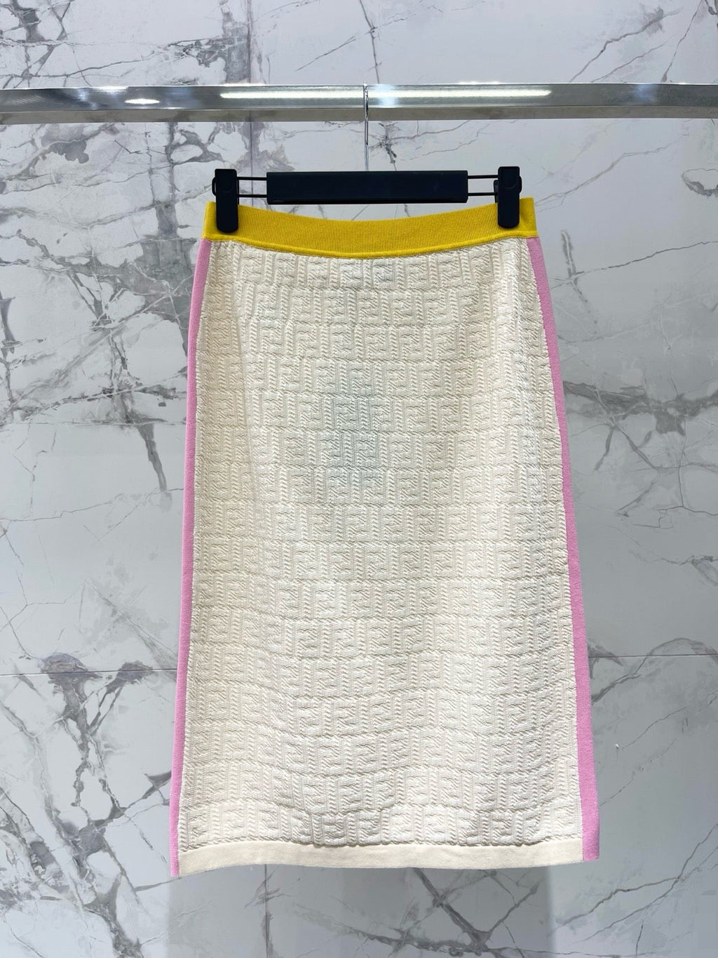 All-over letter print 3D knit top + skirt