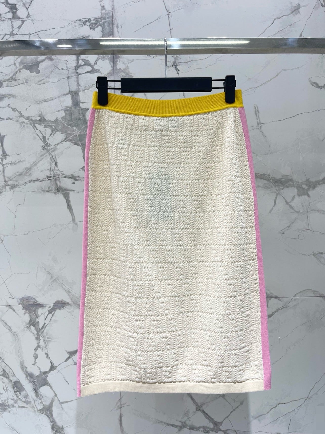 All-over letter print 3D knit top + skirt