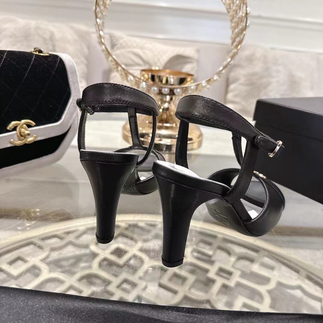 26 NEW: Platform High-Heel Sandals