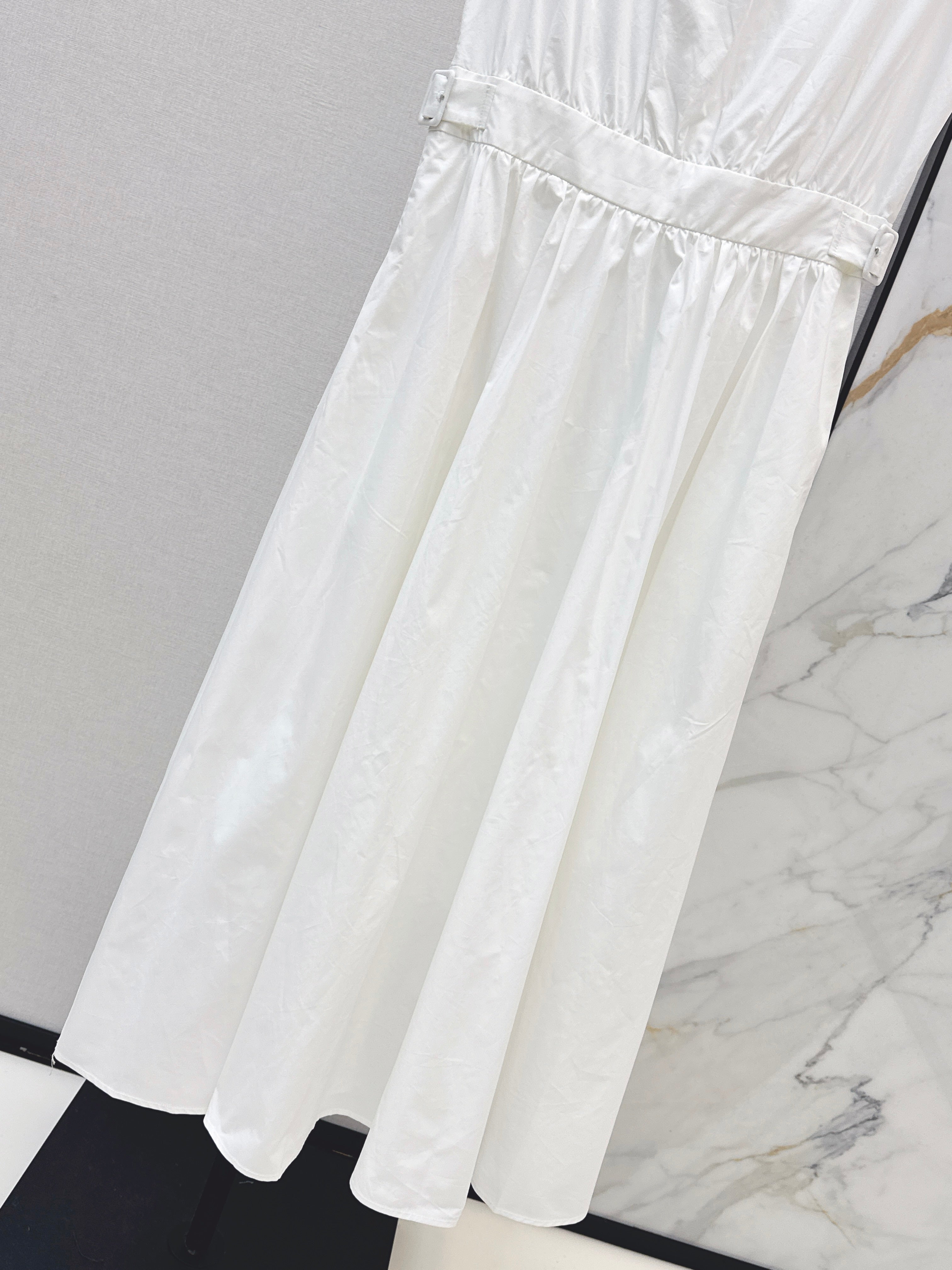 26SS New Spring/Summer Collection: Long Sleeveless Dress