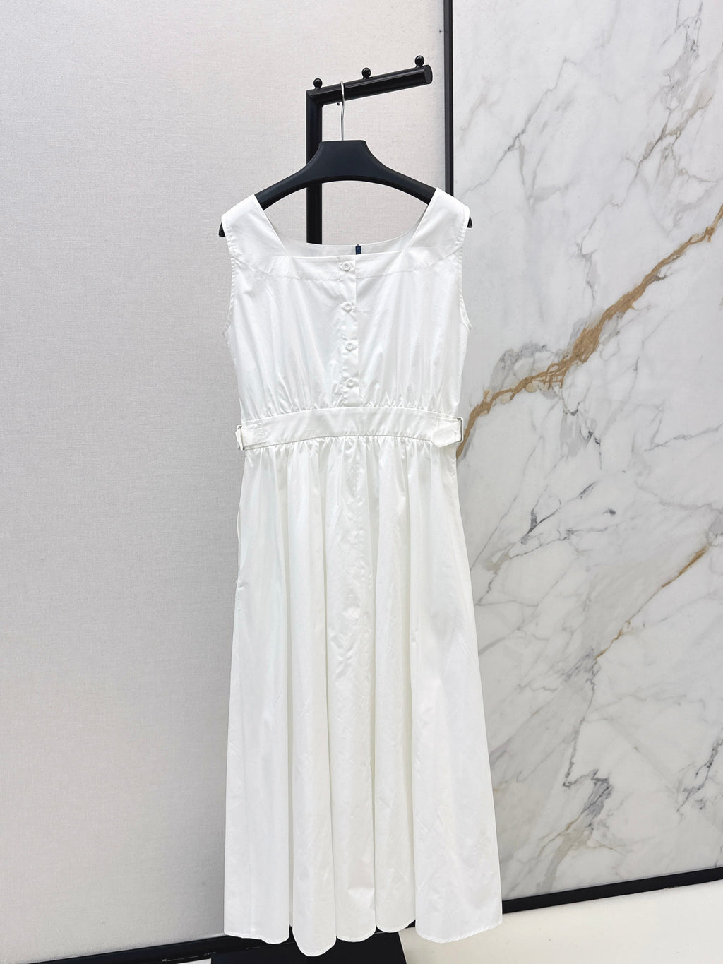 26SS New Spring/Summer Collection: Long Sleeveless Dress