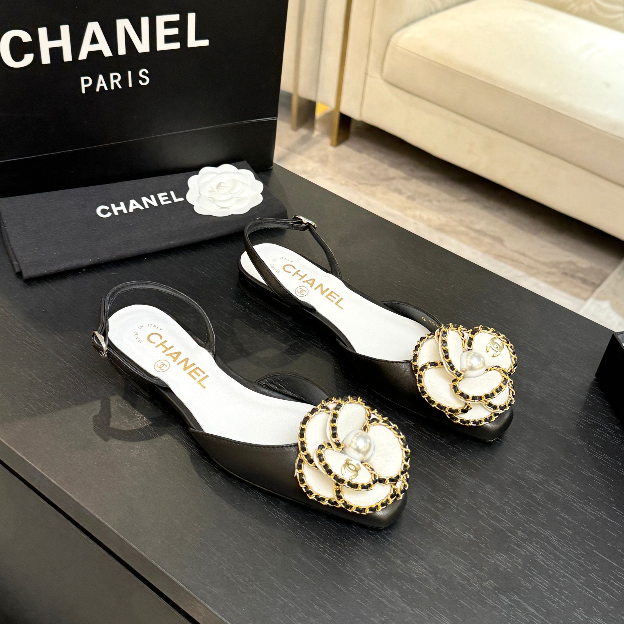 Camellia Mary Jane Flats