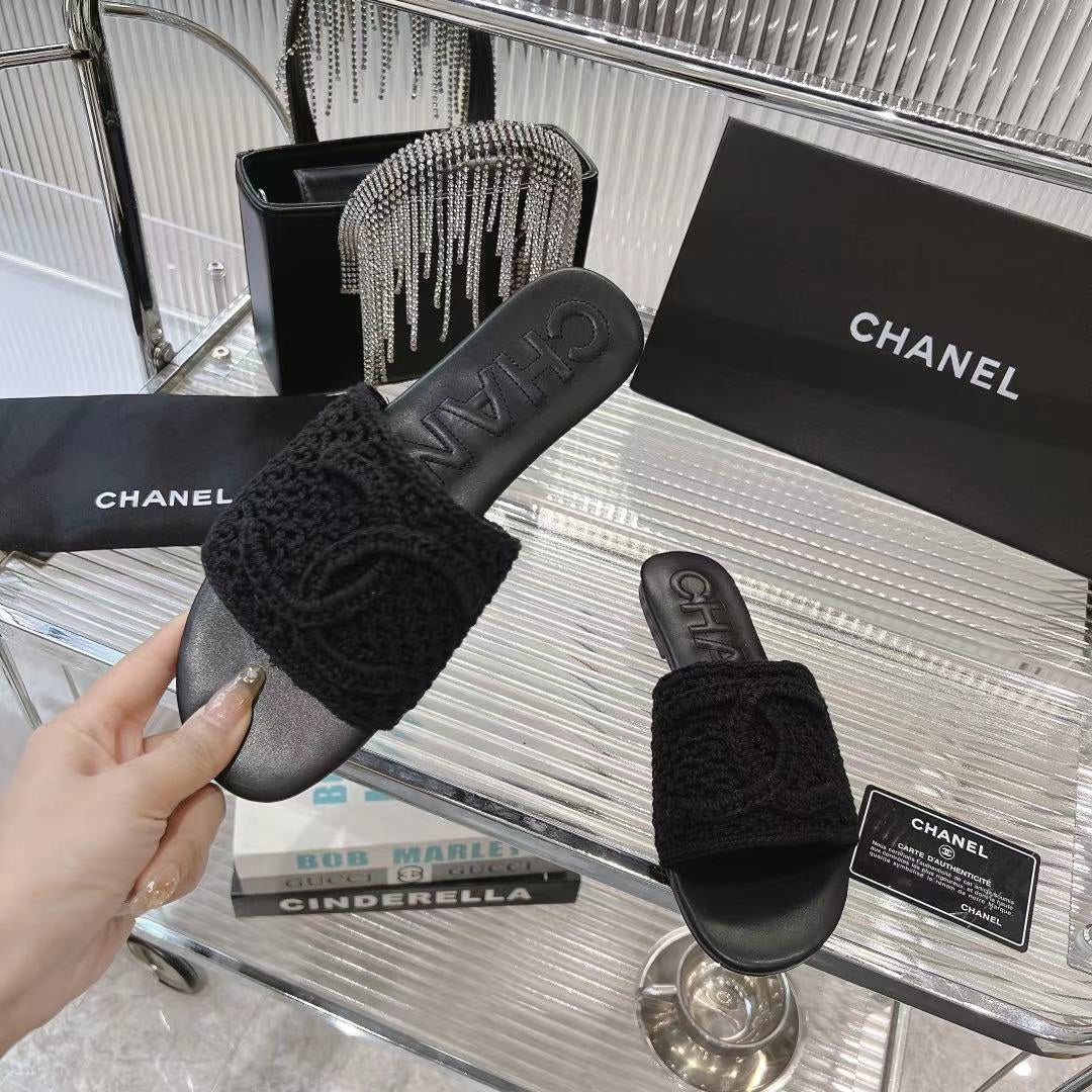 26s Stylish Summer Slides