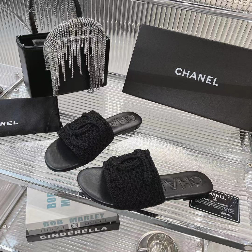 26s Stylish Summer Slides