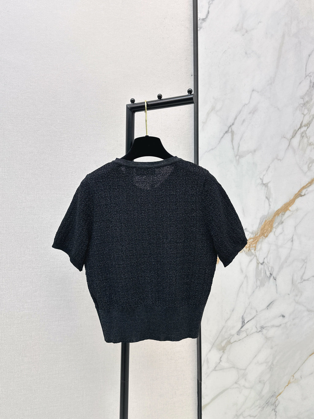 26SS Spring/Summer Latest Style: Short-Sleeve Knit Top with Hardware Embellishment