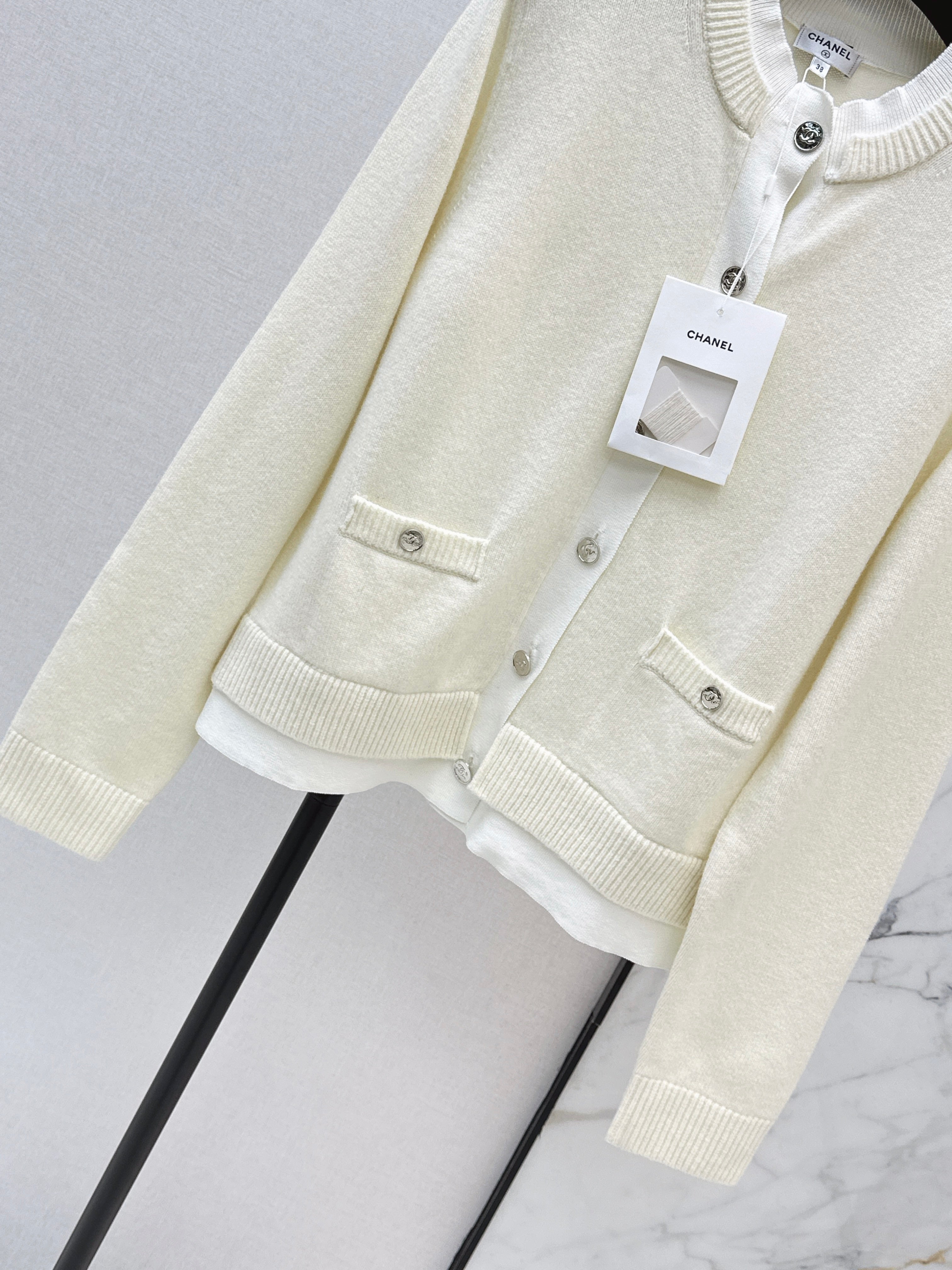 26SS Crew-Neck Cardigan with Contrast Placket Design