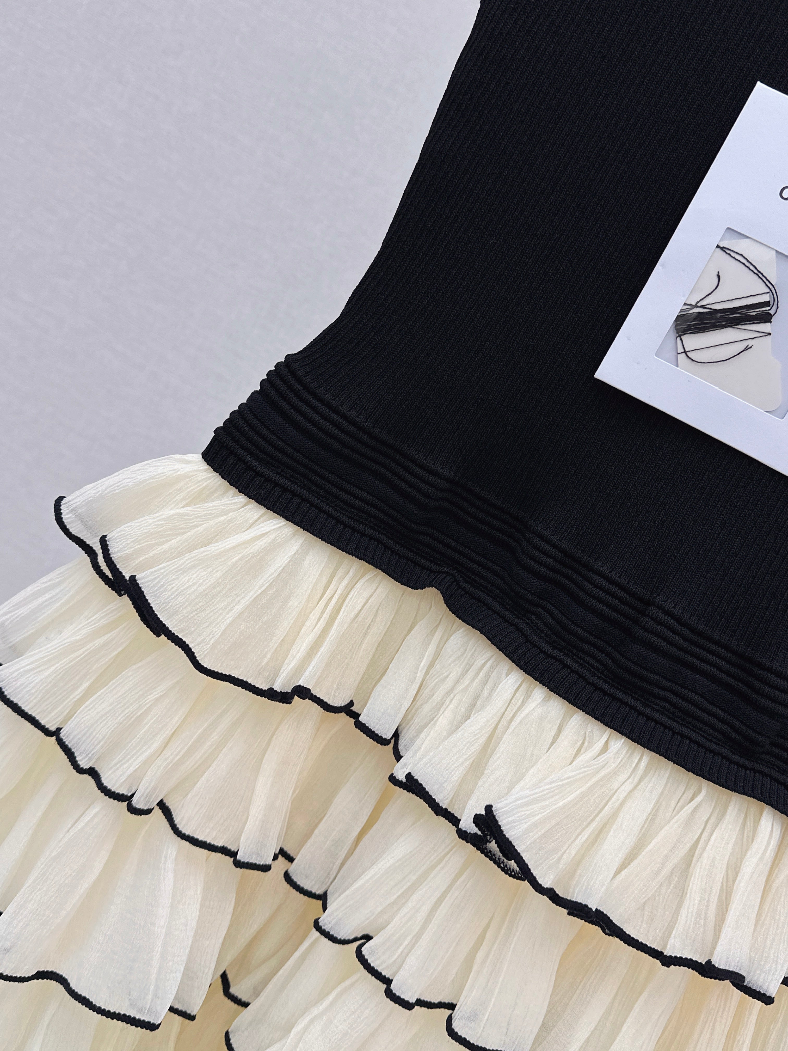 26SS Sweetheart Ballet-Style Dress with Paneled Design