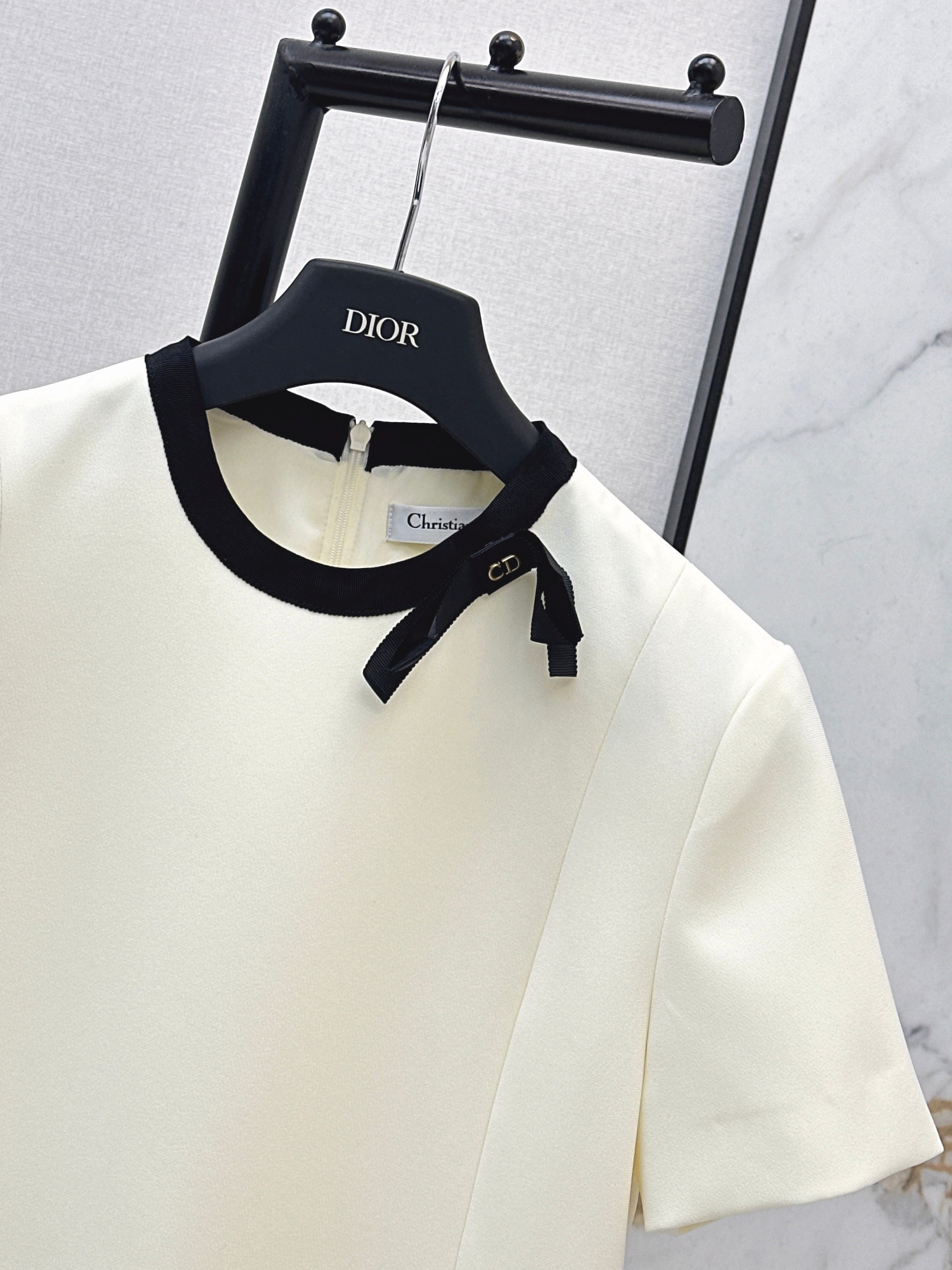 26SS Crew Neck Color-Block Short-Sleeve Dress