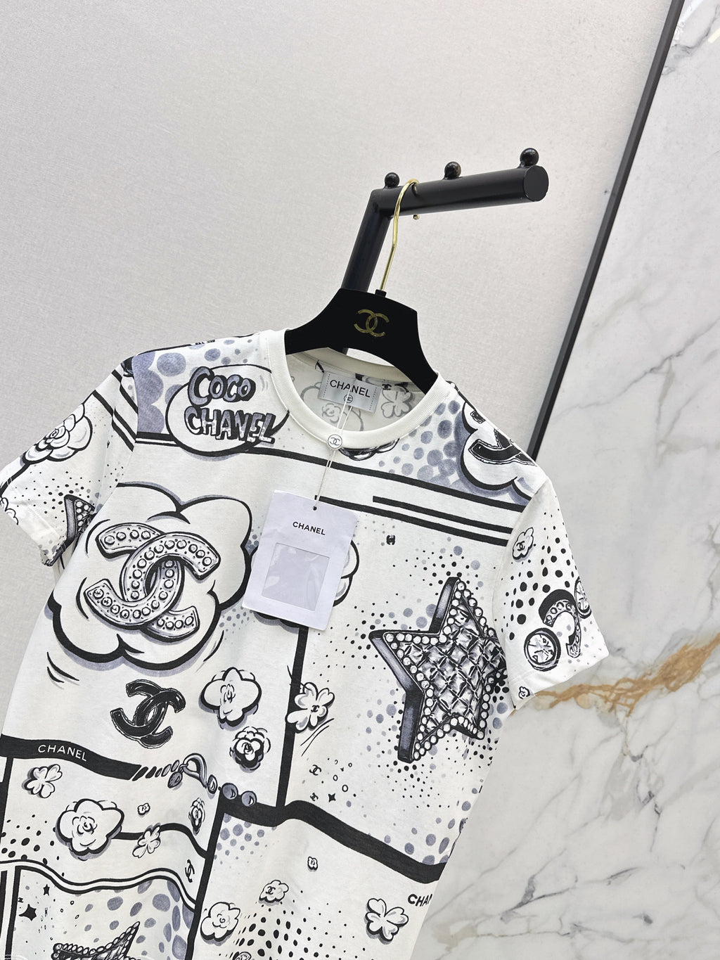 26SS Camellia & Pearl Chain Print Short-Sleeve T-Shirt