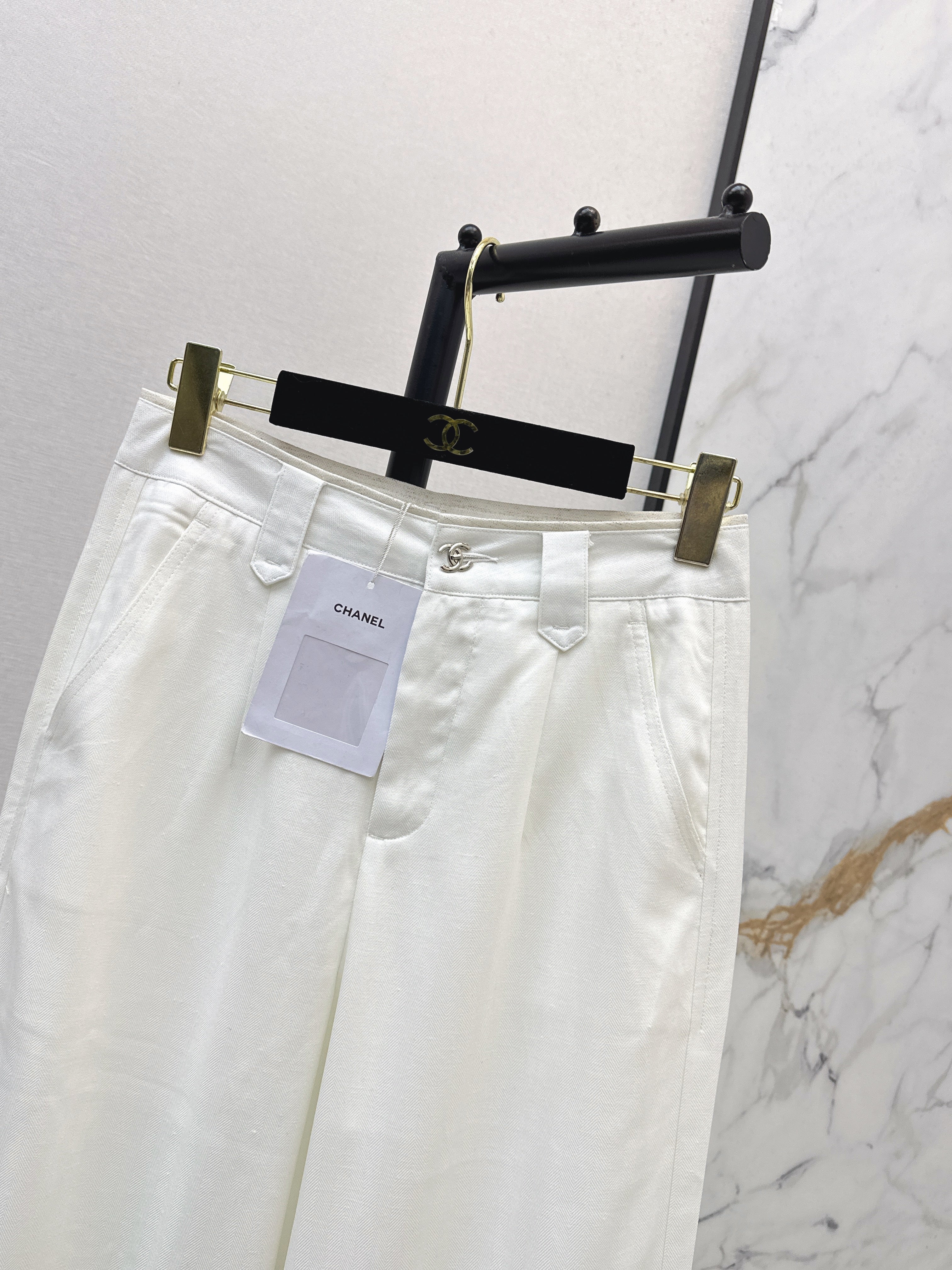 26SS Relaxed-Fit High-Waisted Wide-Leg Trousers
