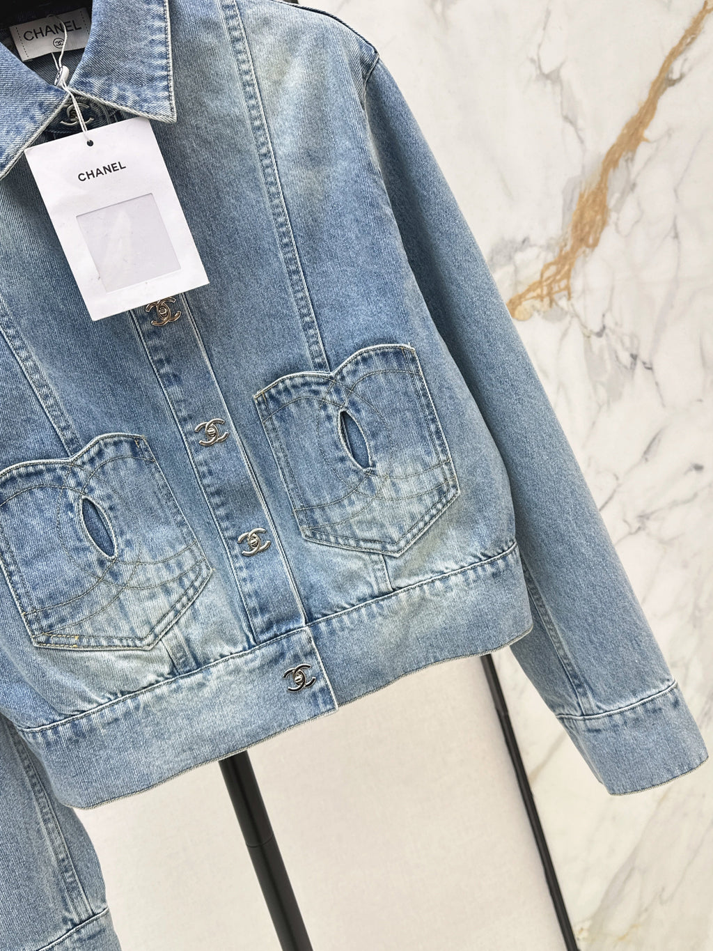 26NEW Pocket-Detail Denim Jacket