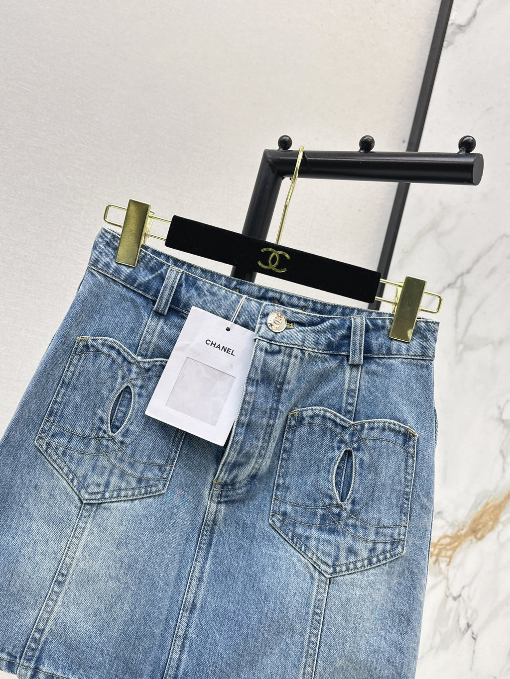 26NEW Pocket-Detail Denim Mini Skirt