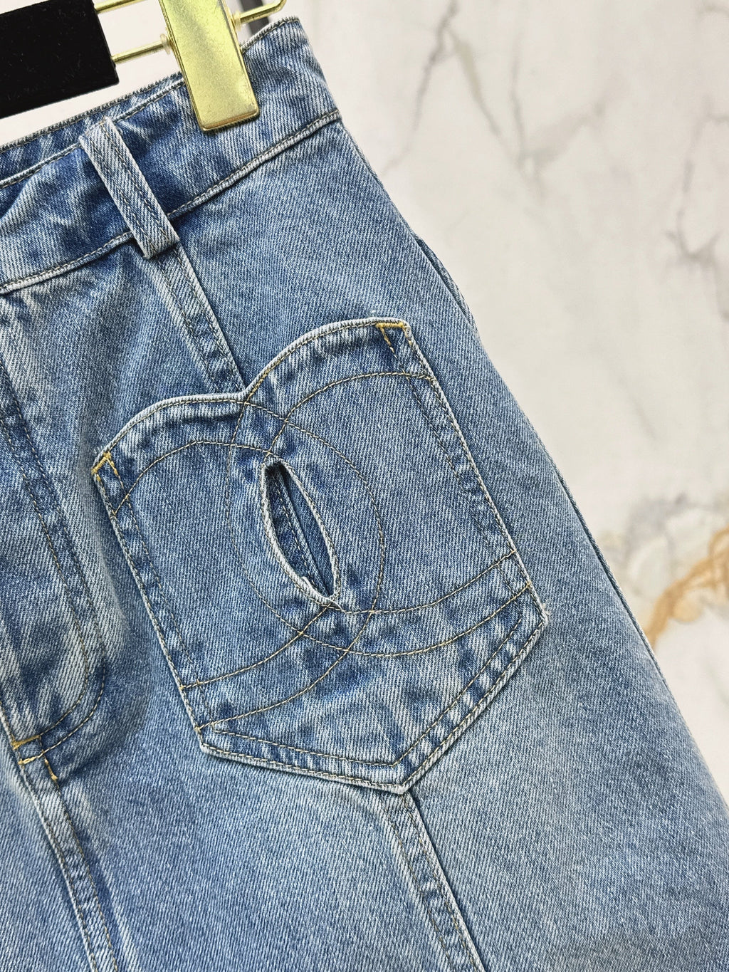 26NEW Pocket-Detail Denim Mini Skirt