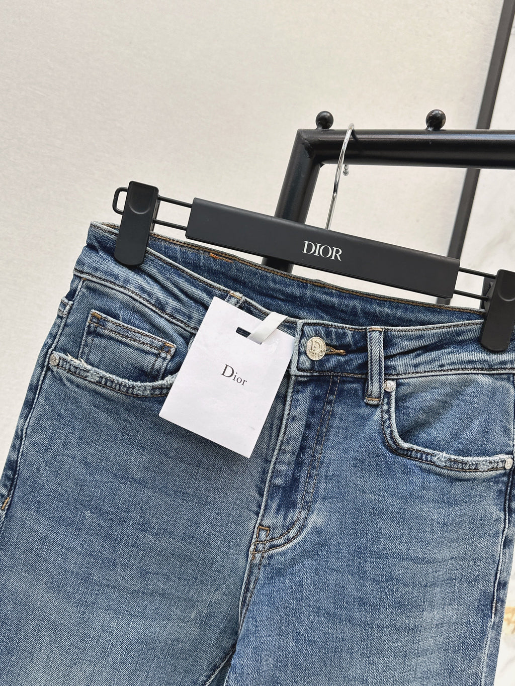 26SS New Slim-Fit Flared Jeans