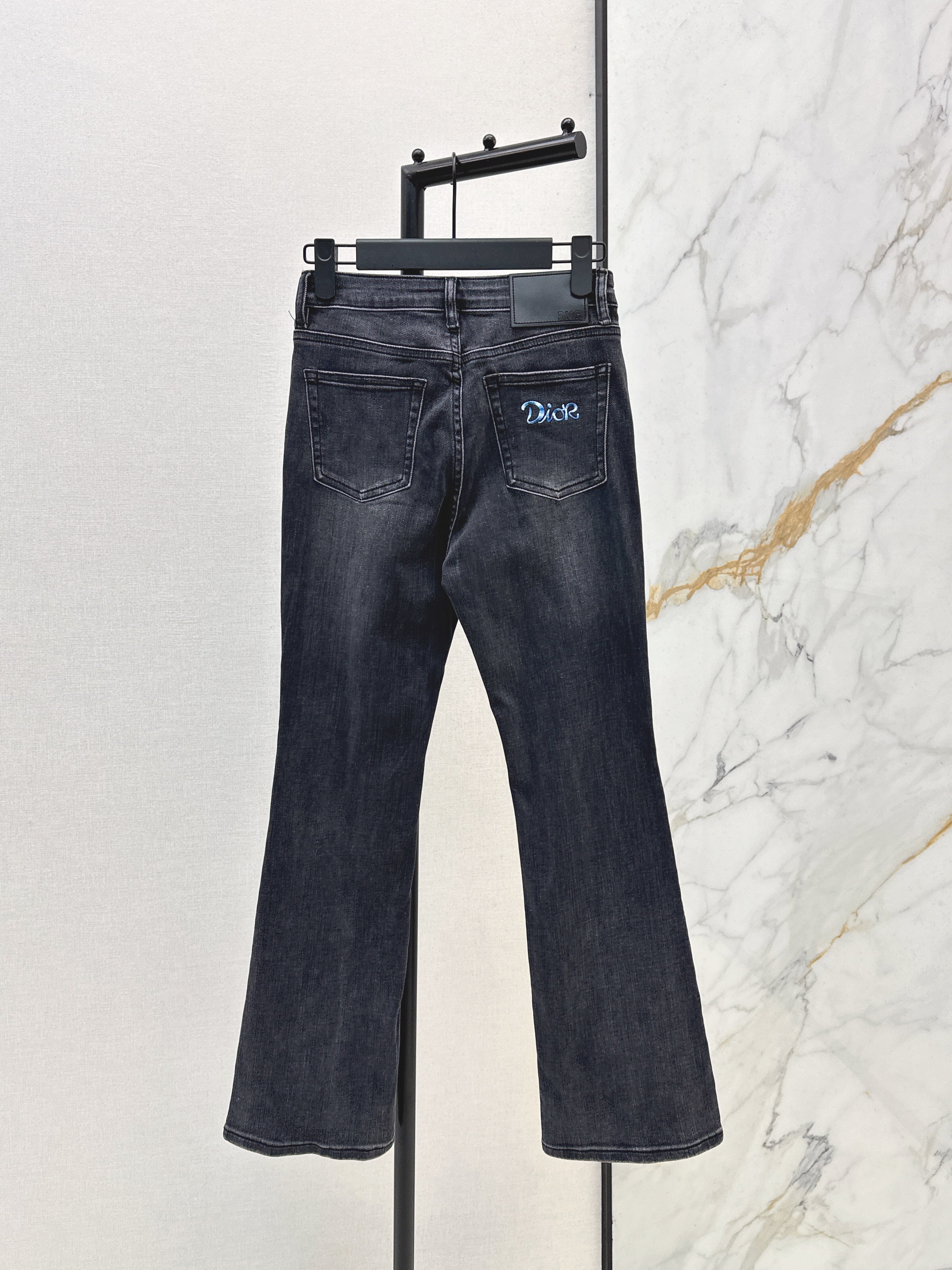 26SS New Slim-Fit Flared Jeans
