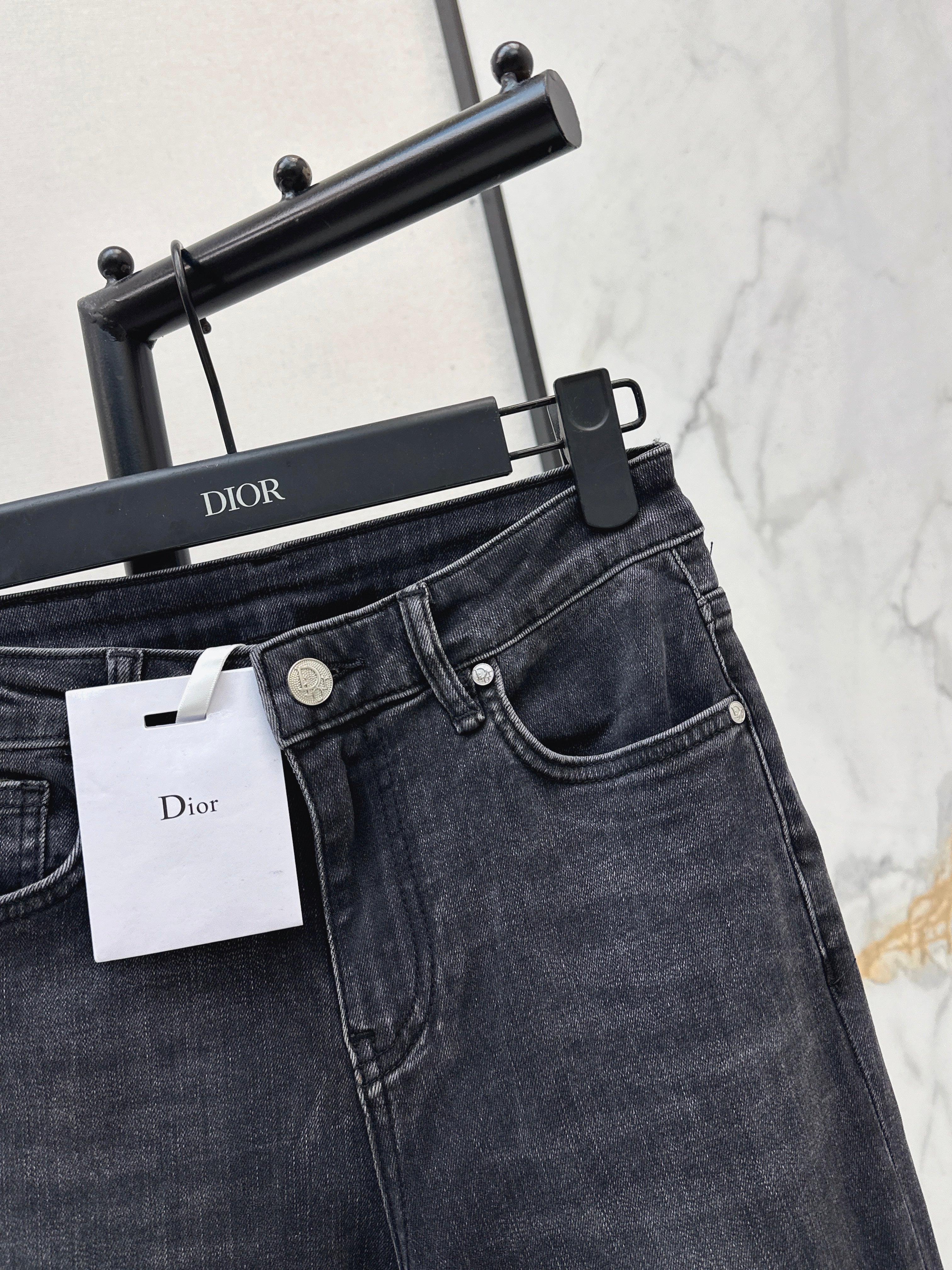 26SS New Slim-Fit Flared Jeans