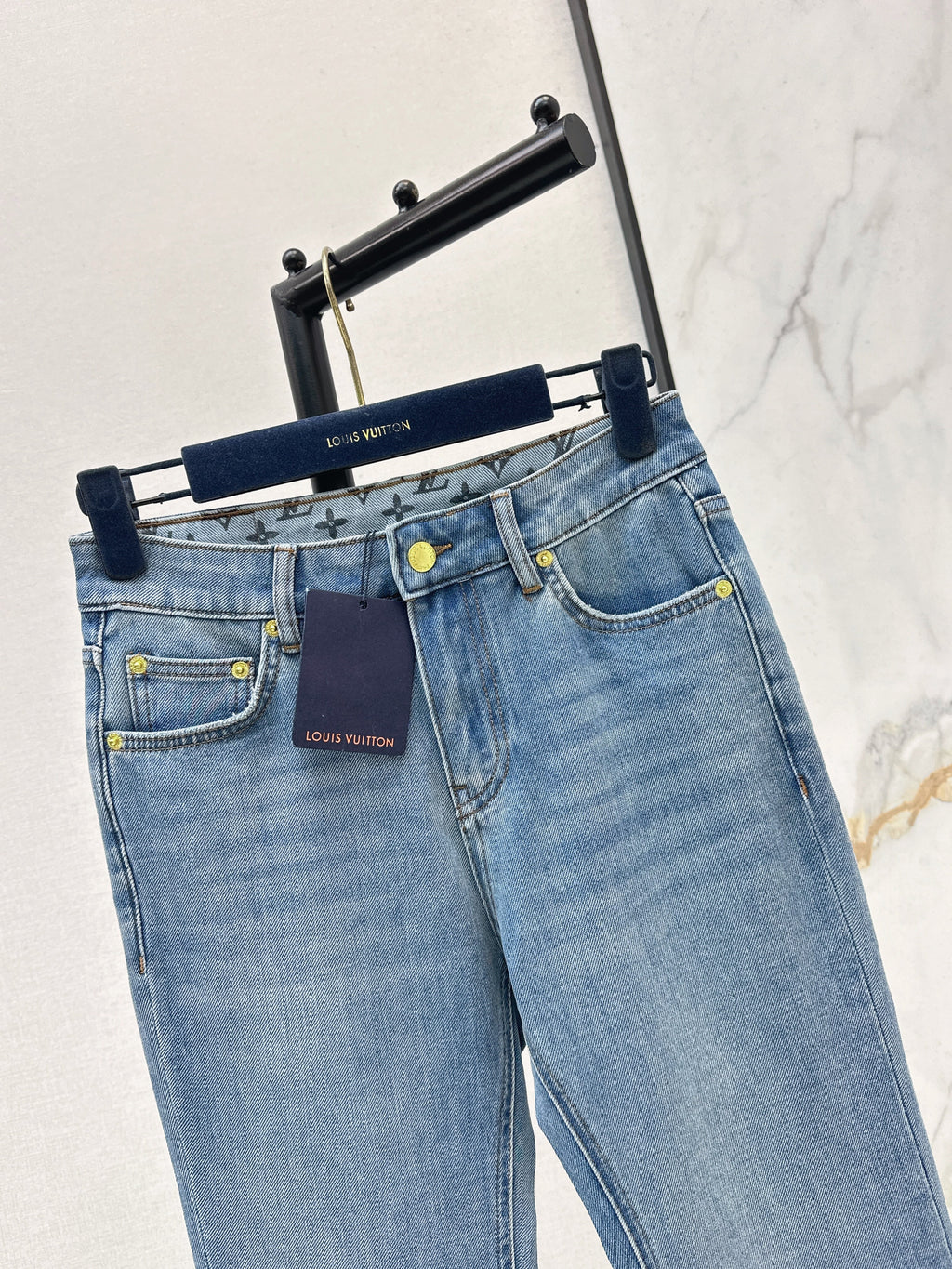 26SS Early Spring Latest Style: Slim-Fit Flared Jeans
