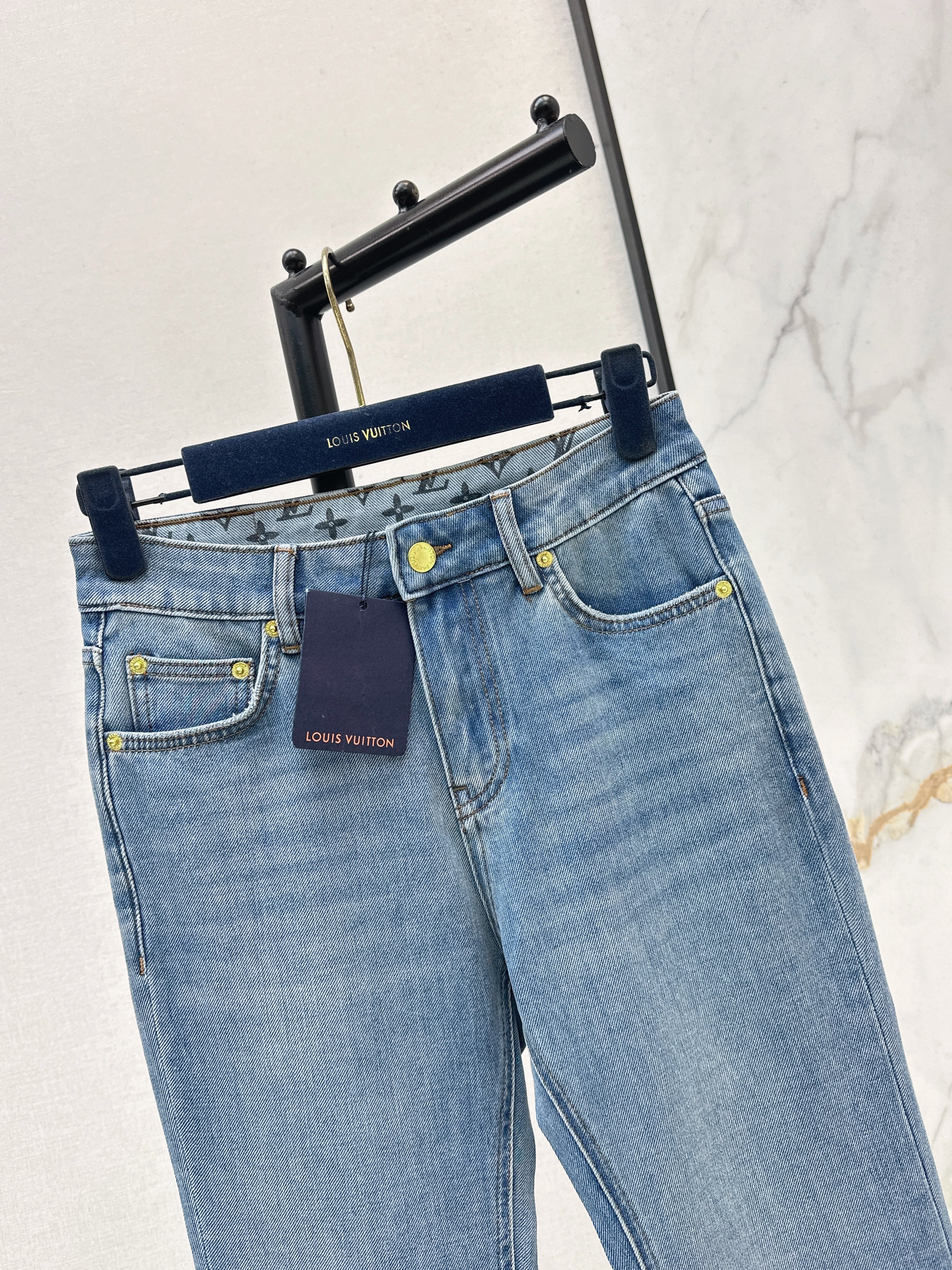 26SS Early Spring Latest Style: Slim-Fit Flared Jeans